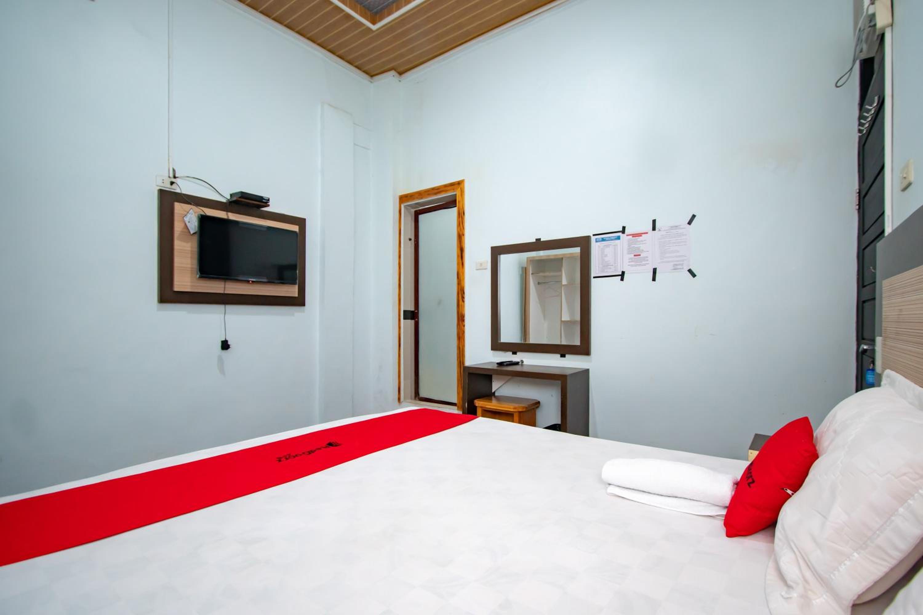 Deluxe Room - Photo 4