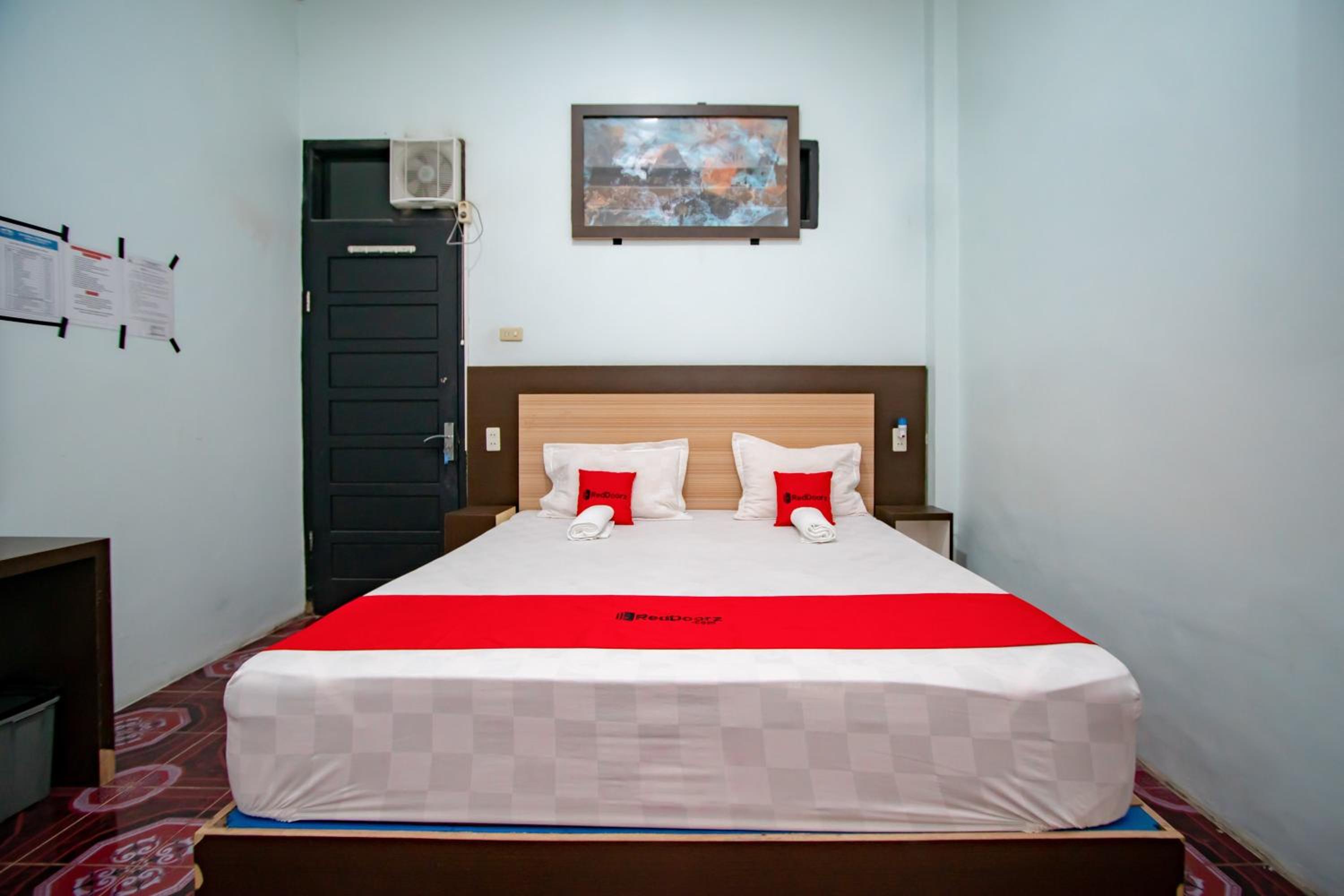 Deluxe Room - Photo 3