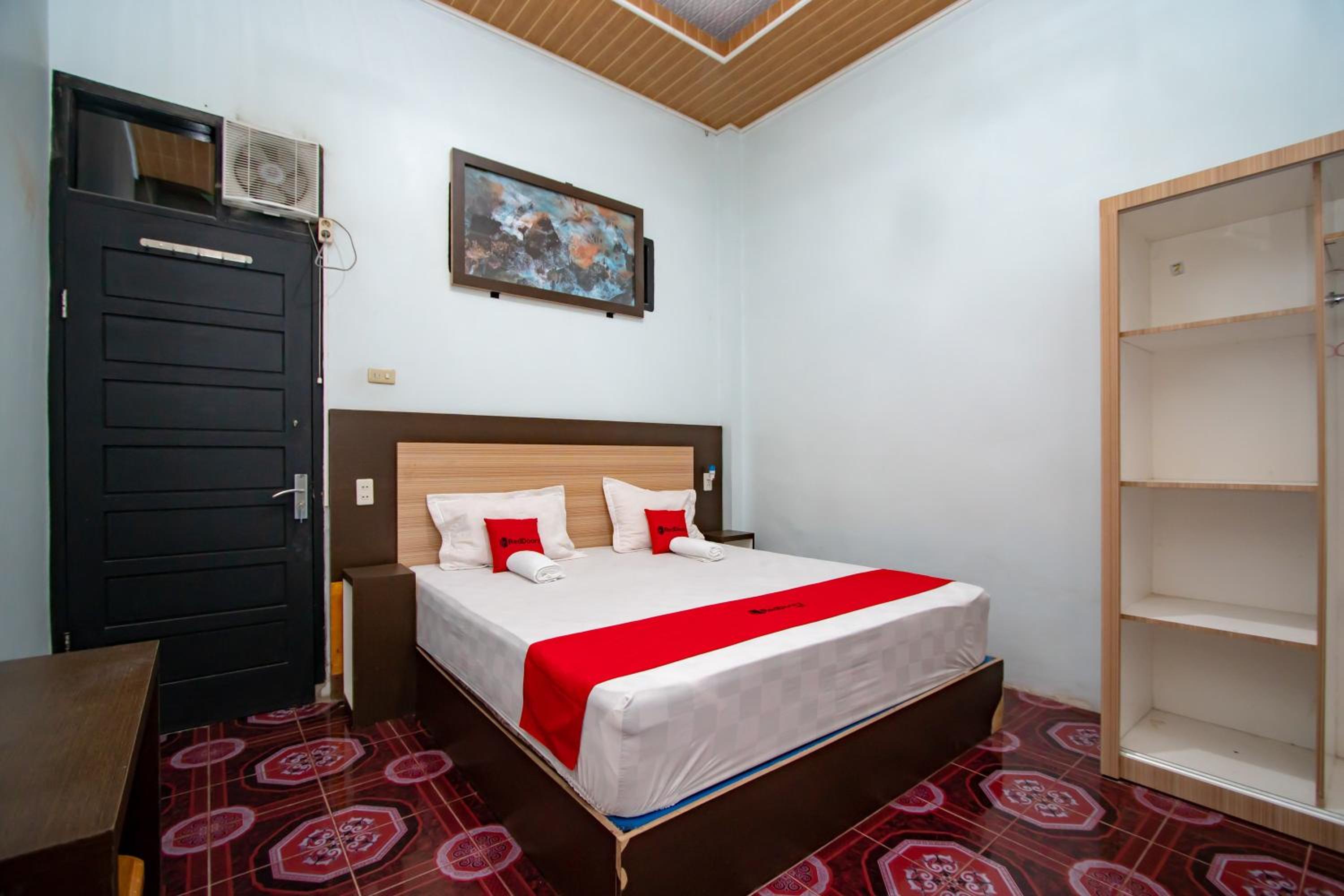 Deluxe Room - Photo 1