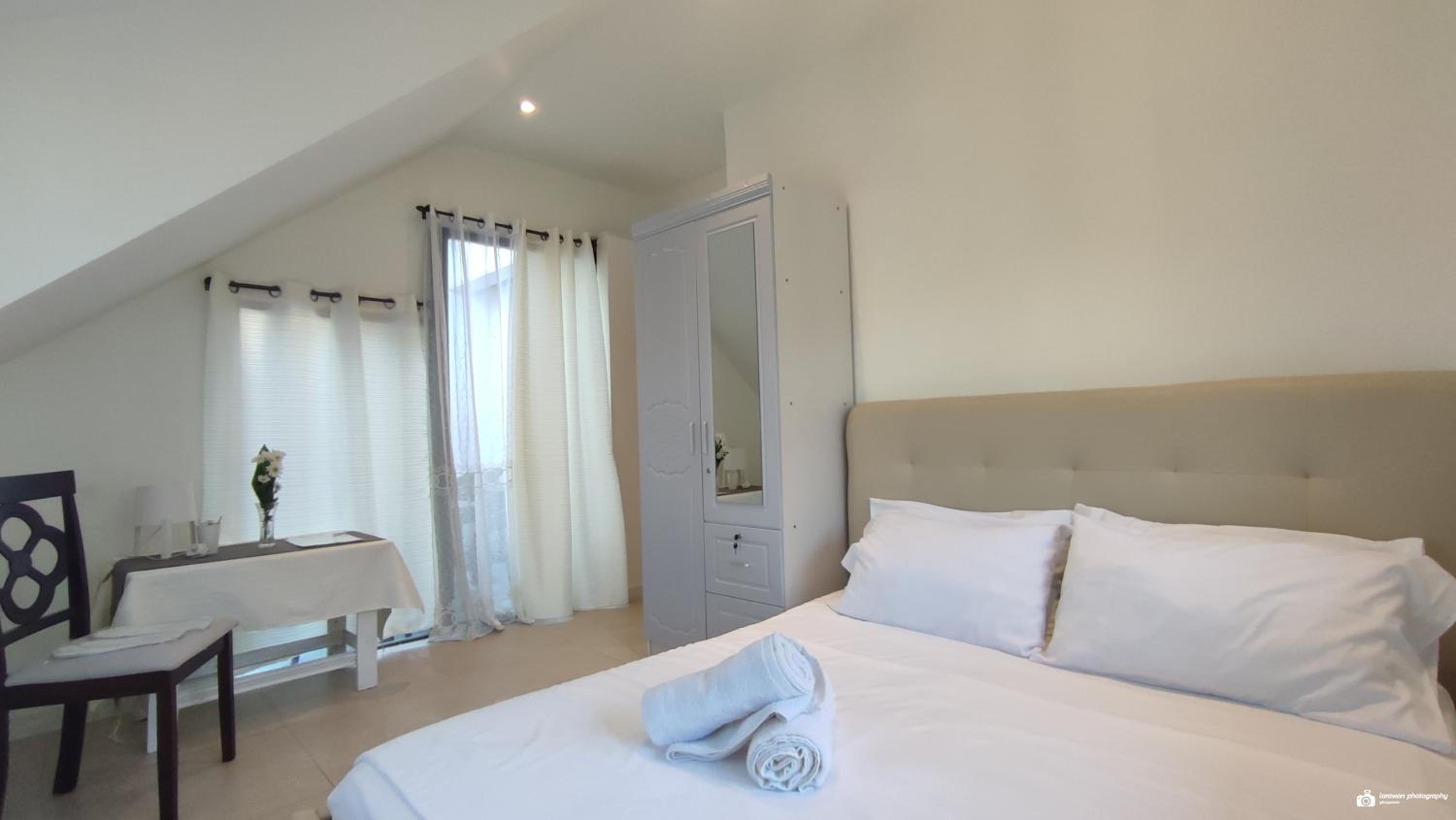 Queen Room with Balcony photo 1