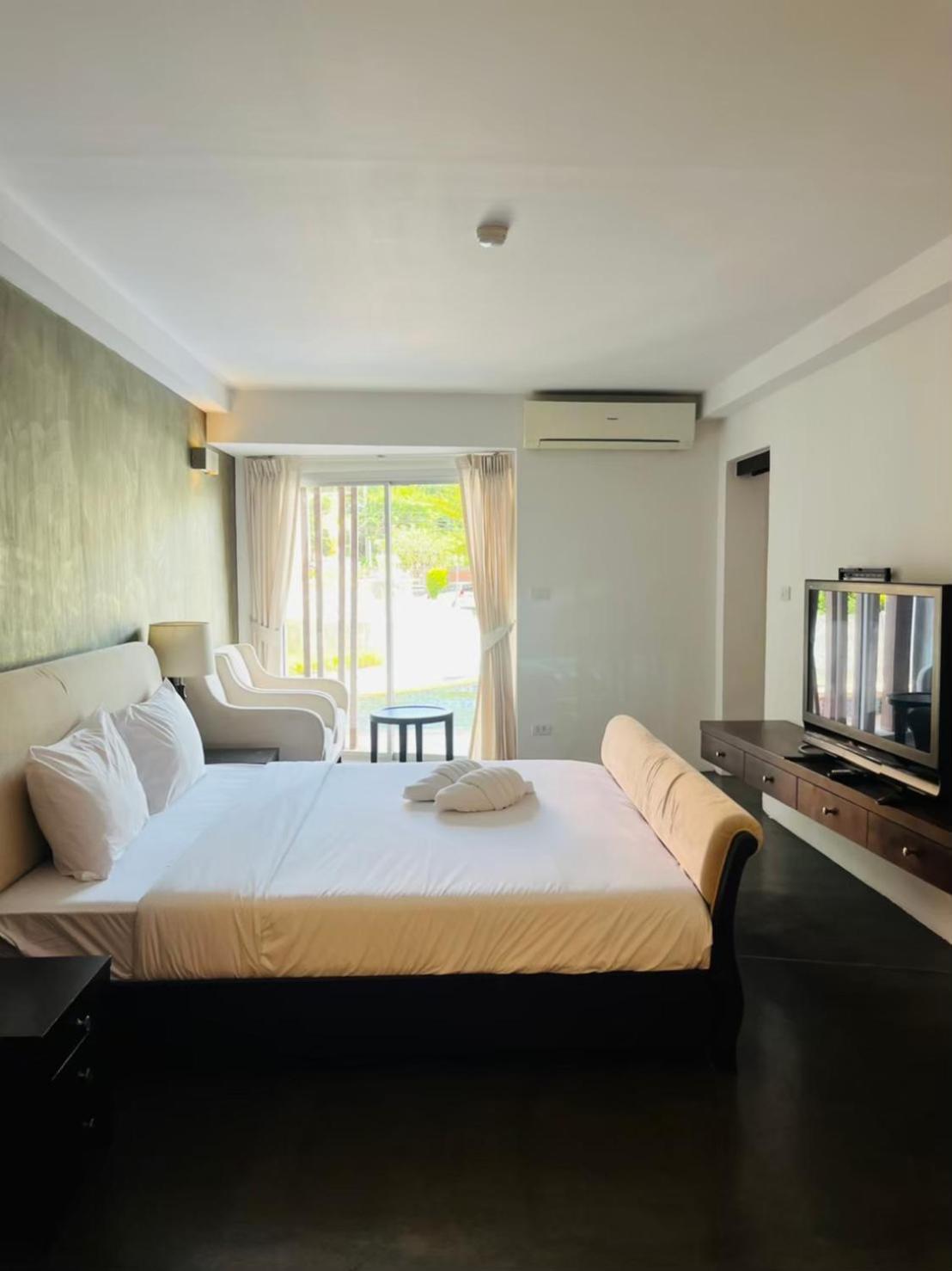 Suite With Pool View photo 1