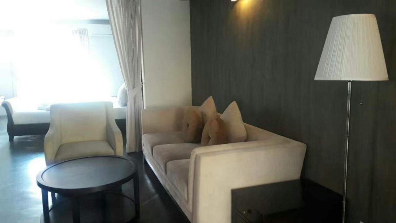 King Suite With Pool View photo 3
