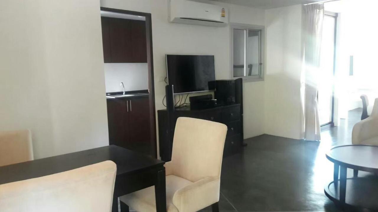 King Suite With Pool View photo 2