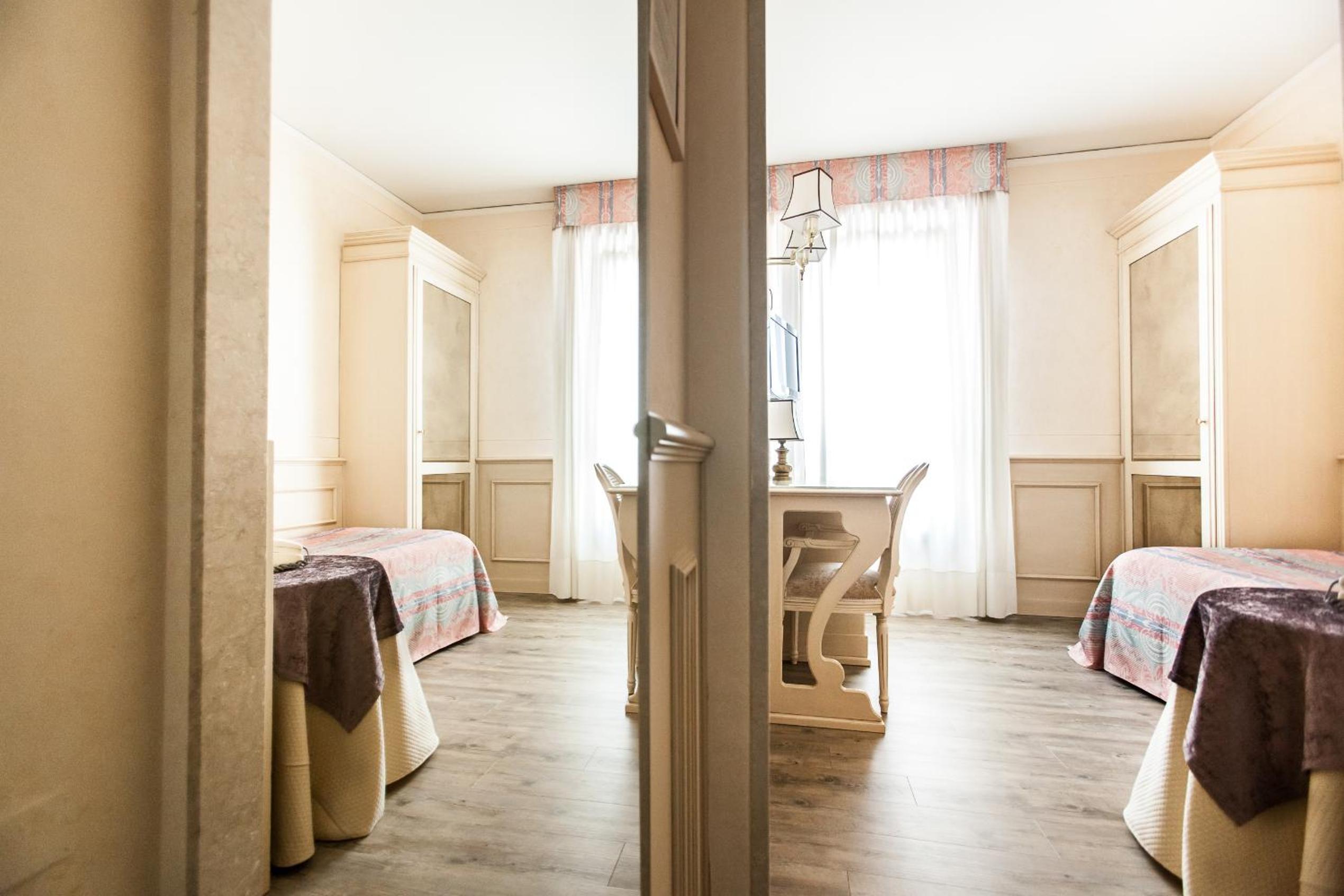 Single Room - Photo 7