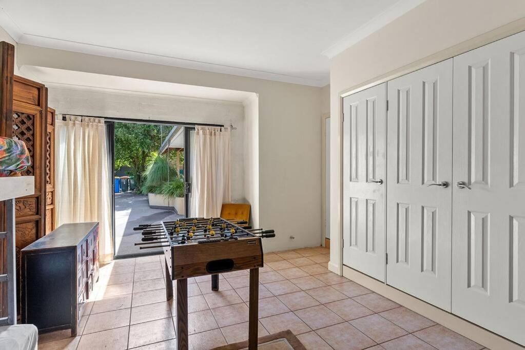 Three-Bedroom House photo 2