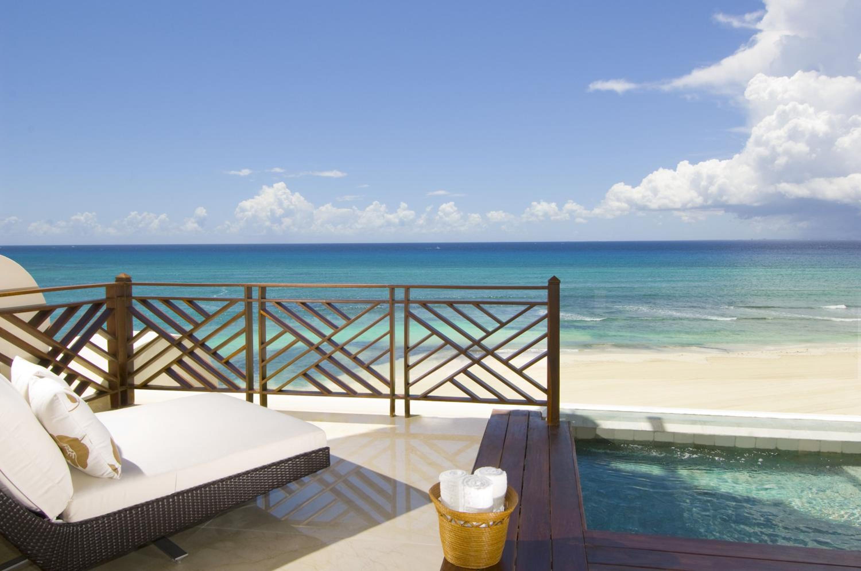 Ambassador Pool Suite Ocean View - Photo 2