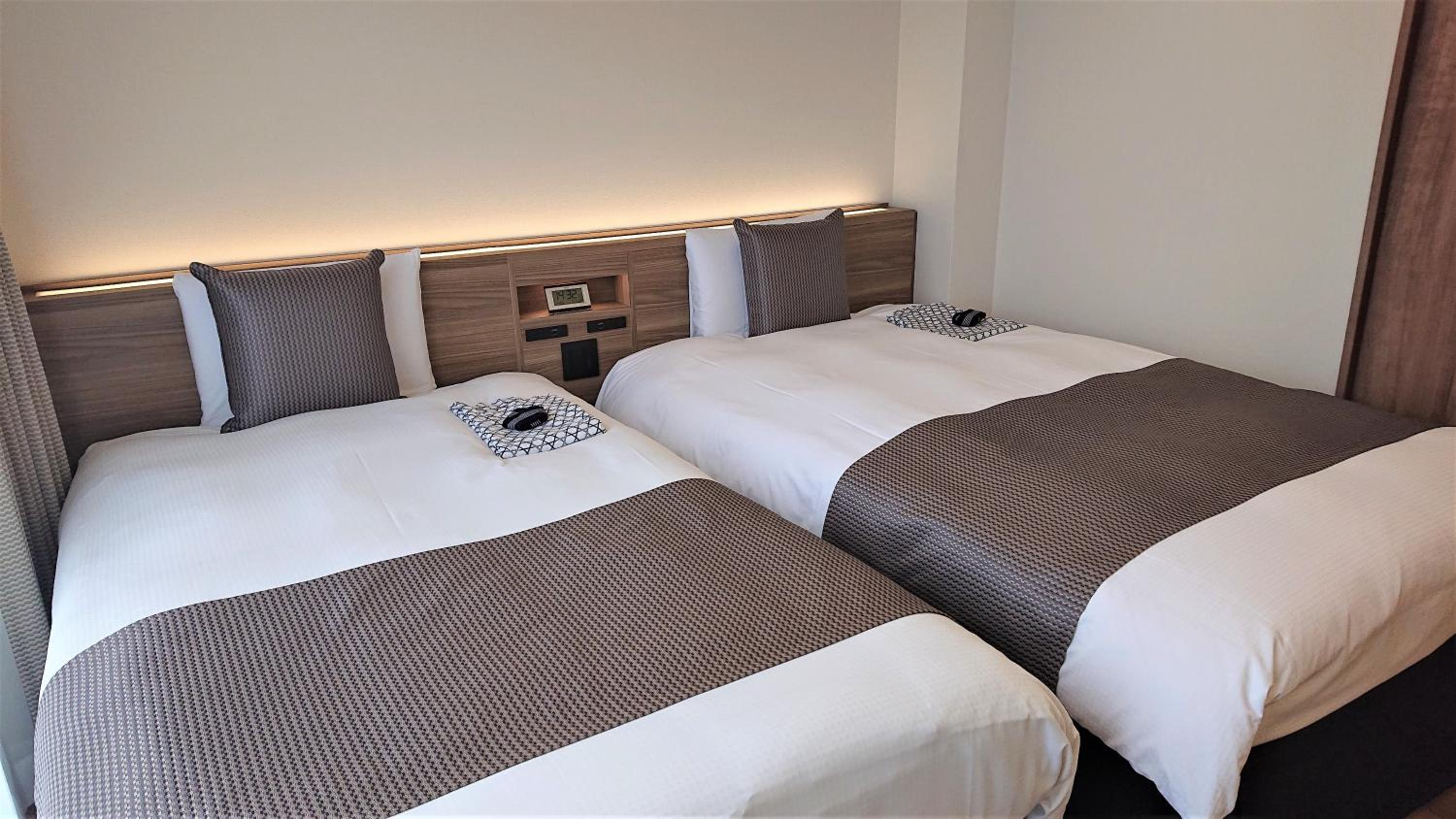 Standard Twin Room with Mountain View photo 1