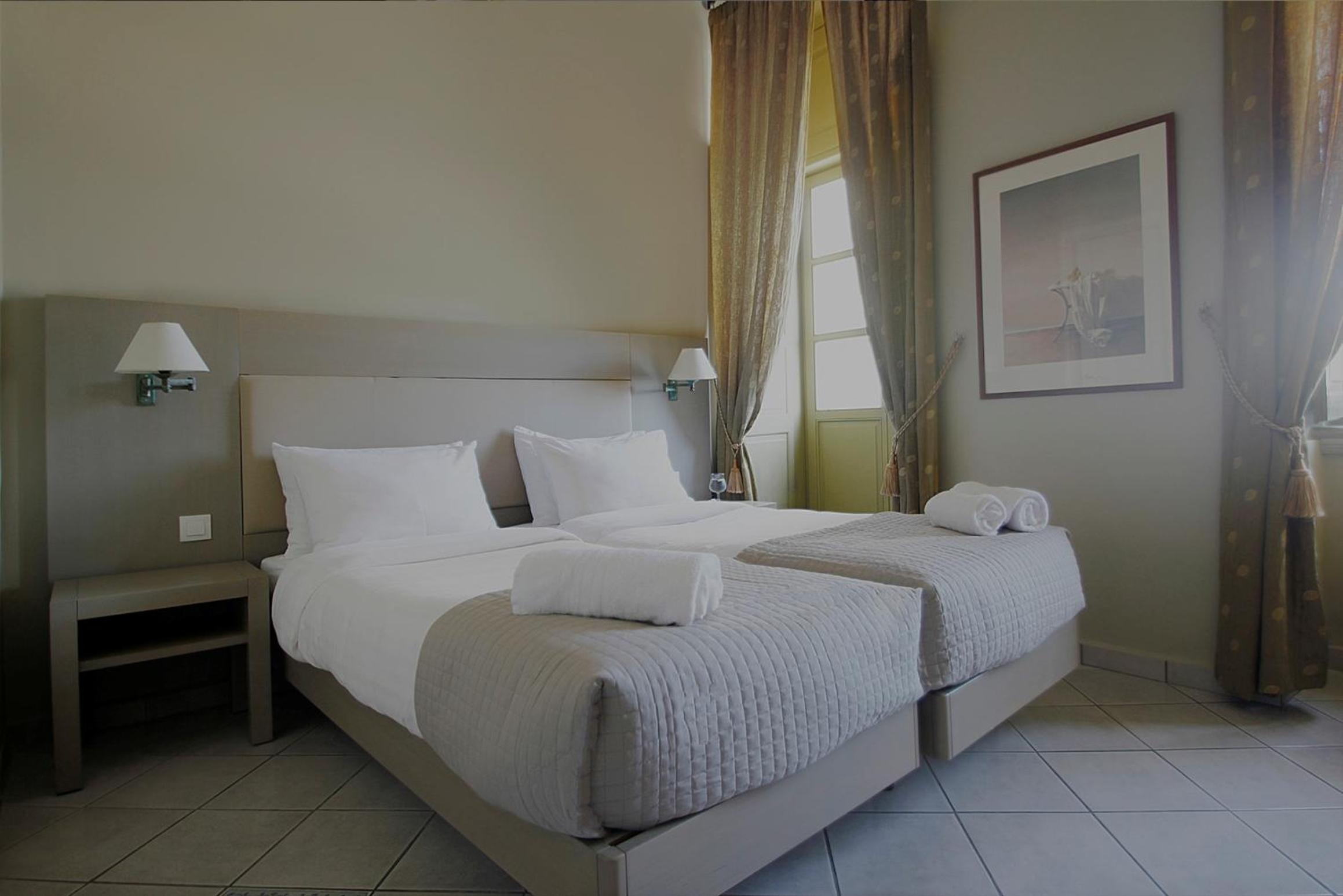 Double or Twin Room - Photo 5