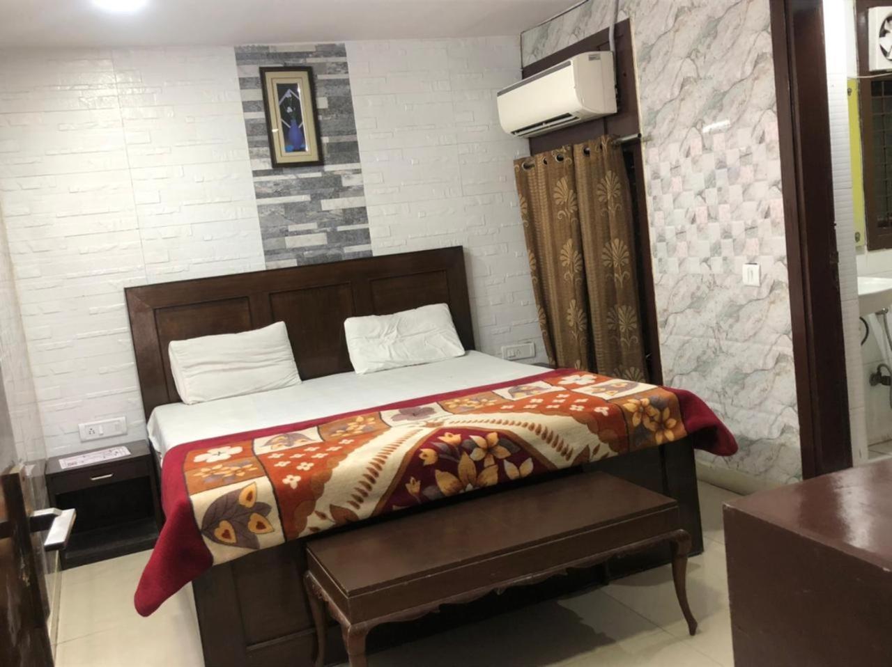 Standard Double Room with Fan - Photo 4