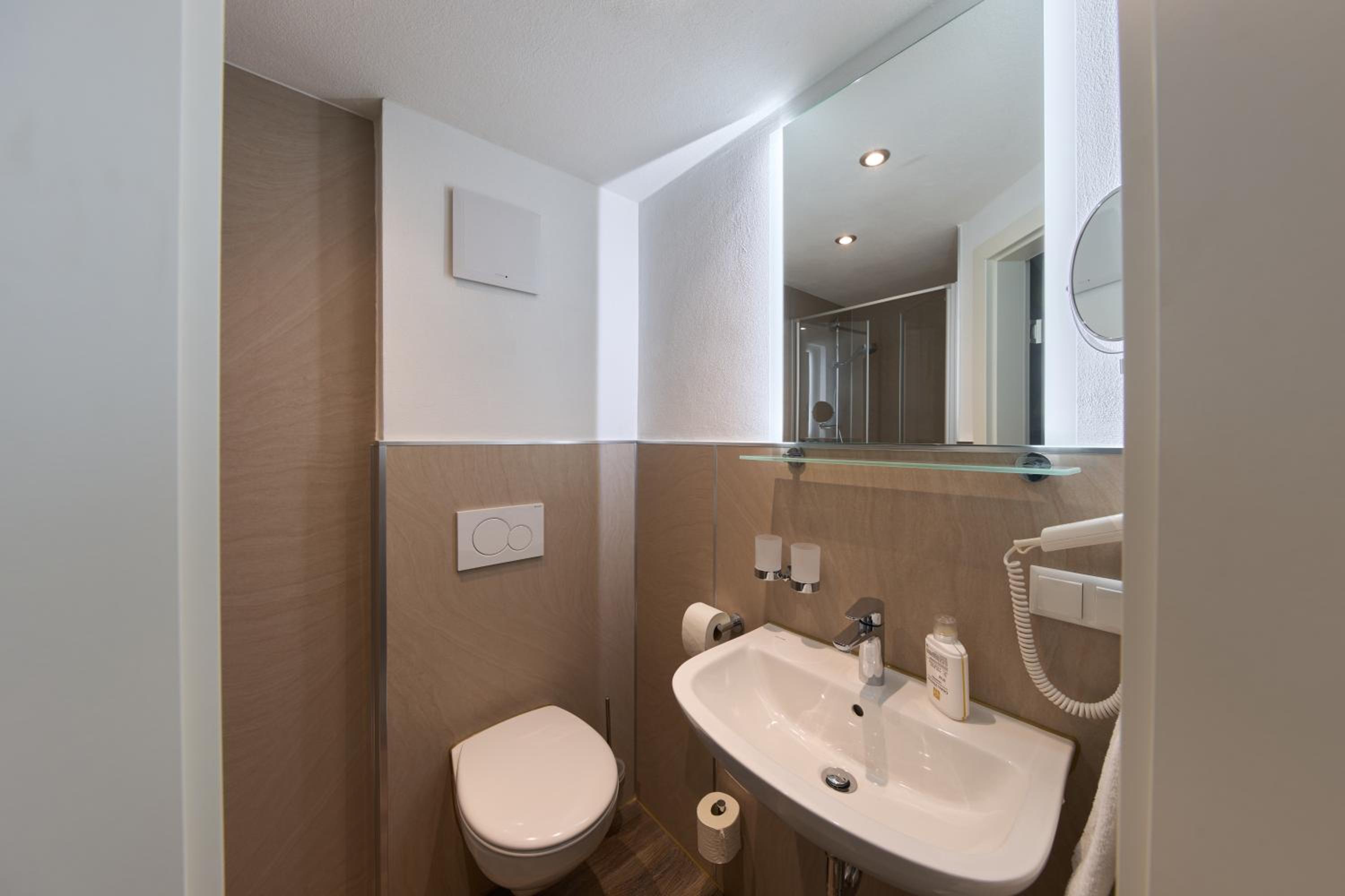 Single Room photo 3