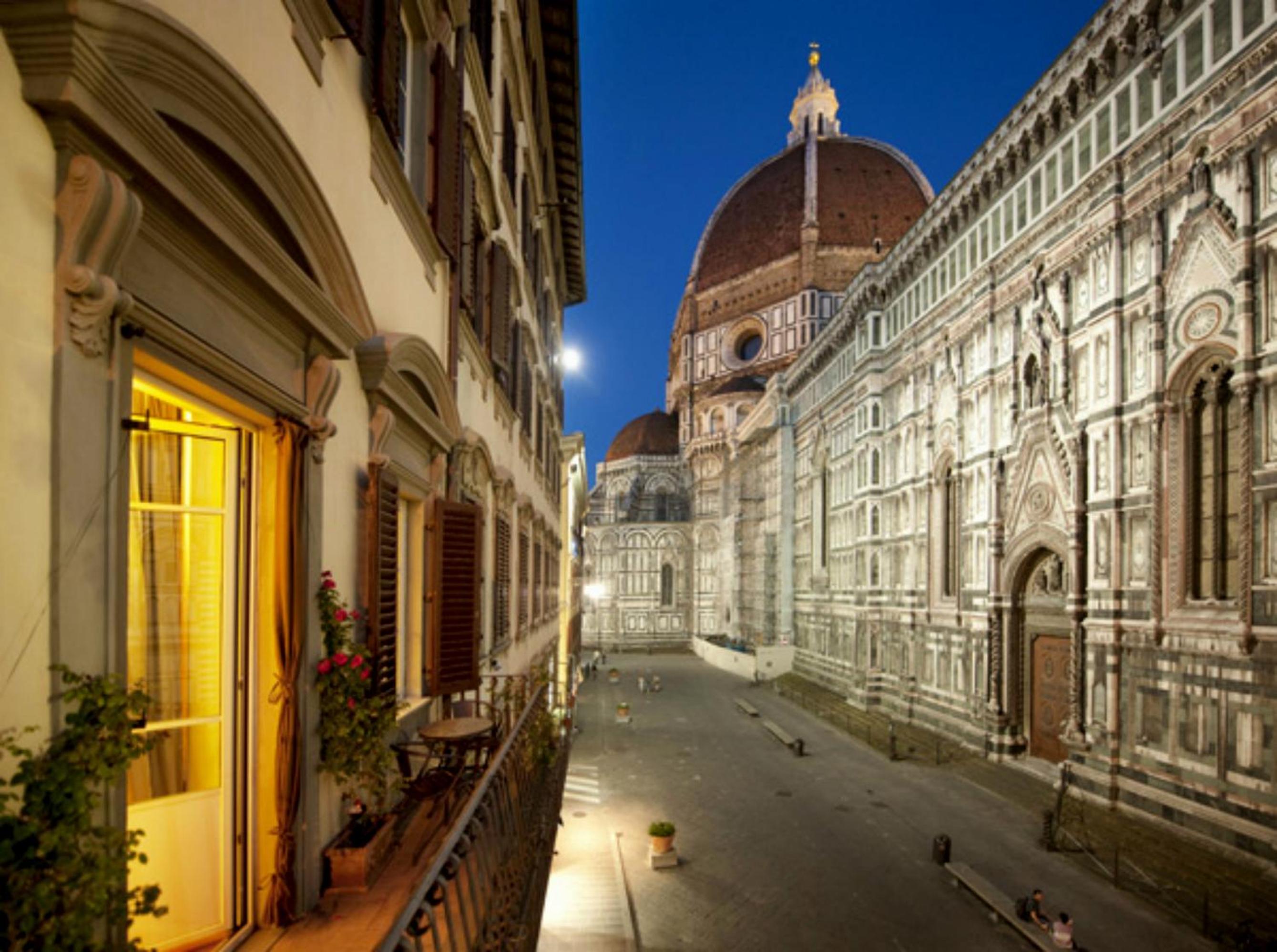 Deluxe Apartment with Balcony and Duomo View(2 Adults)