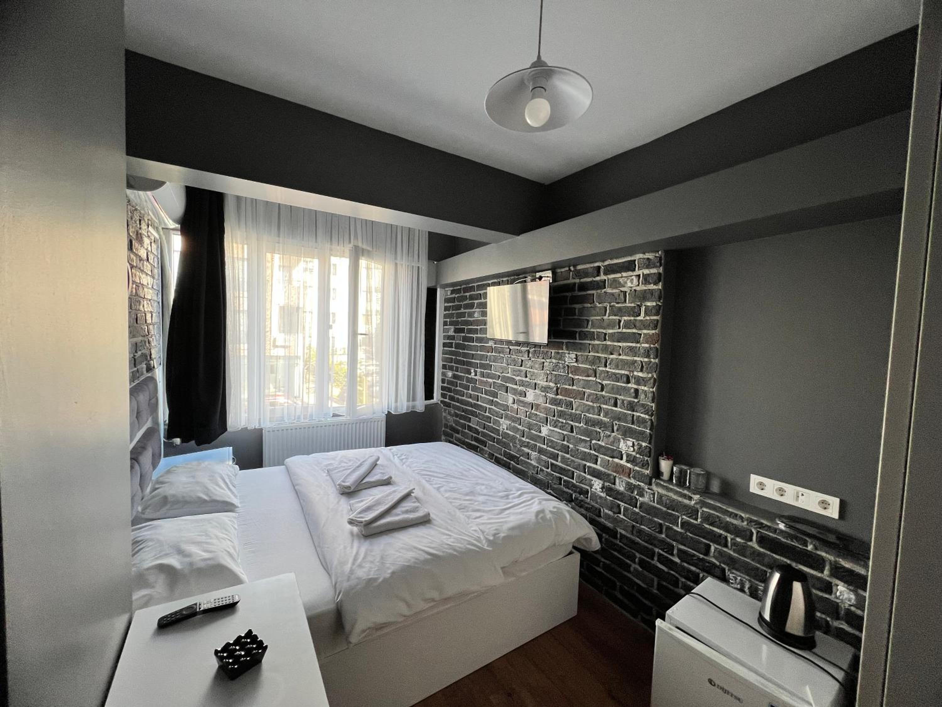 Standard Double Room - Photo 3