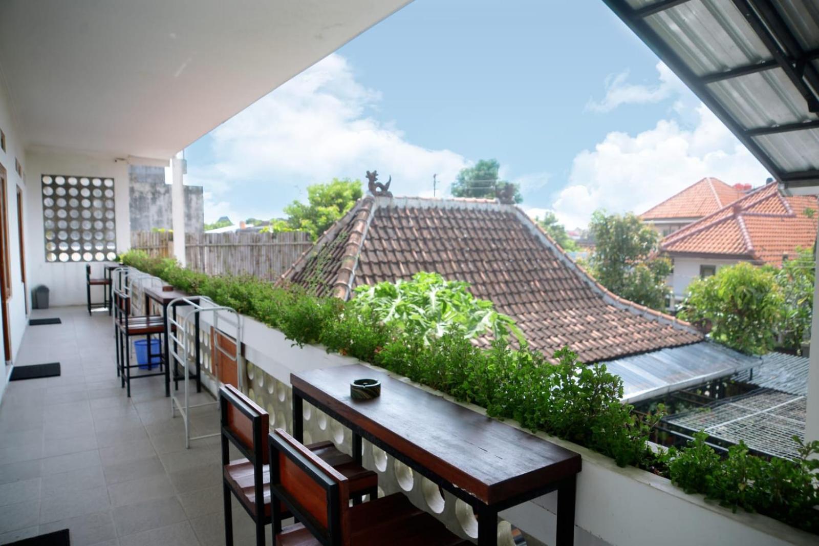 Queen Room with Garden View - Photo 3