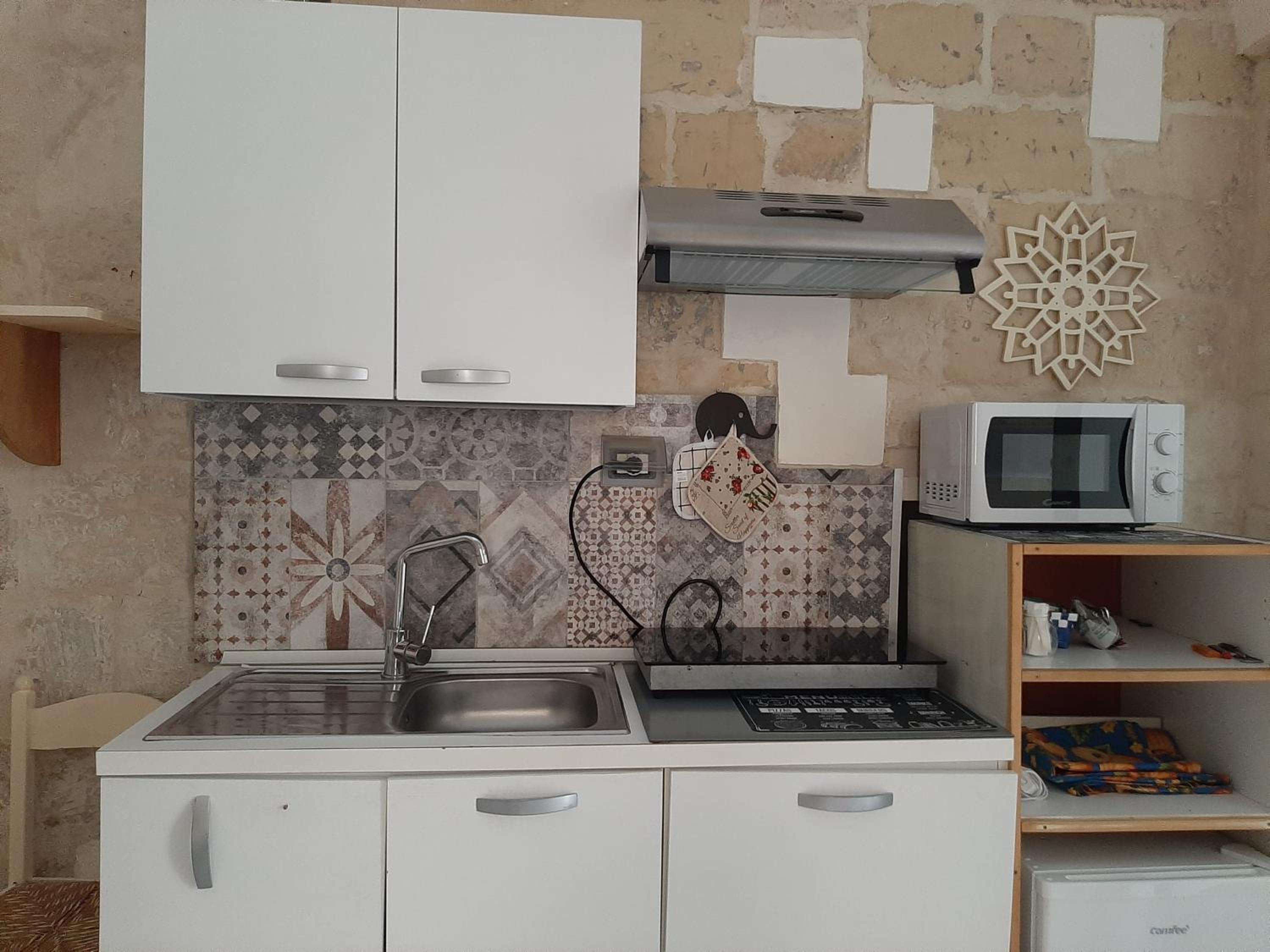 One-Bedroom Apartment - Photo 6