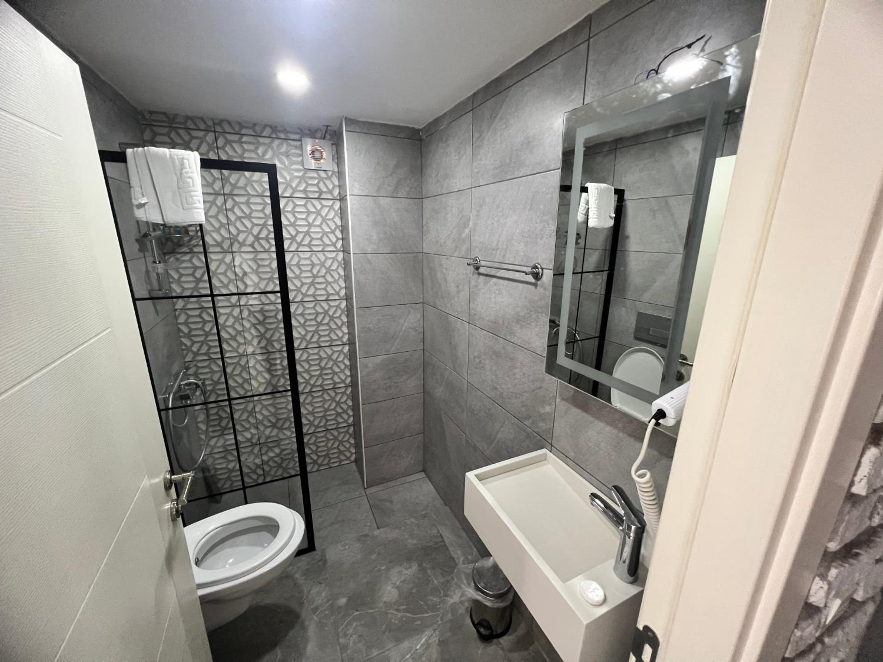 Standard Double Room - Photo 2