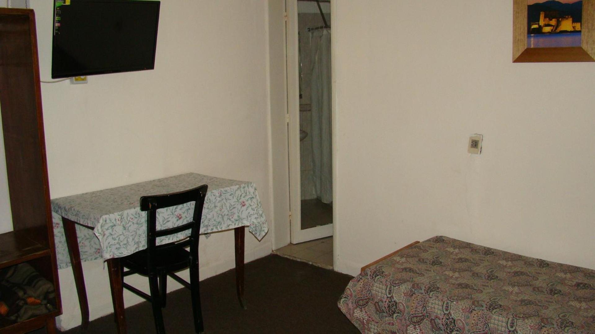 Economy Quadruple Room photo 3