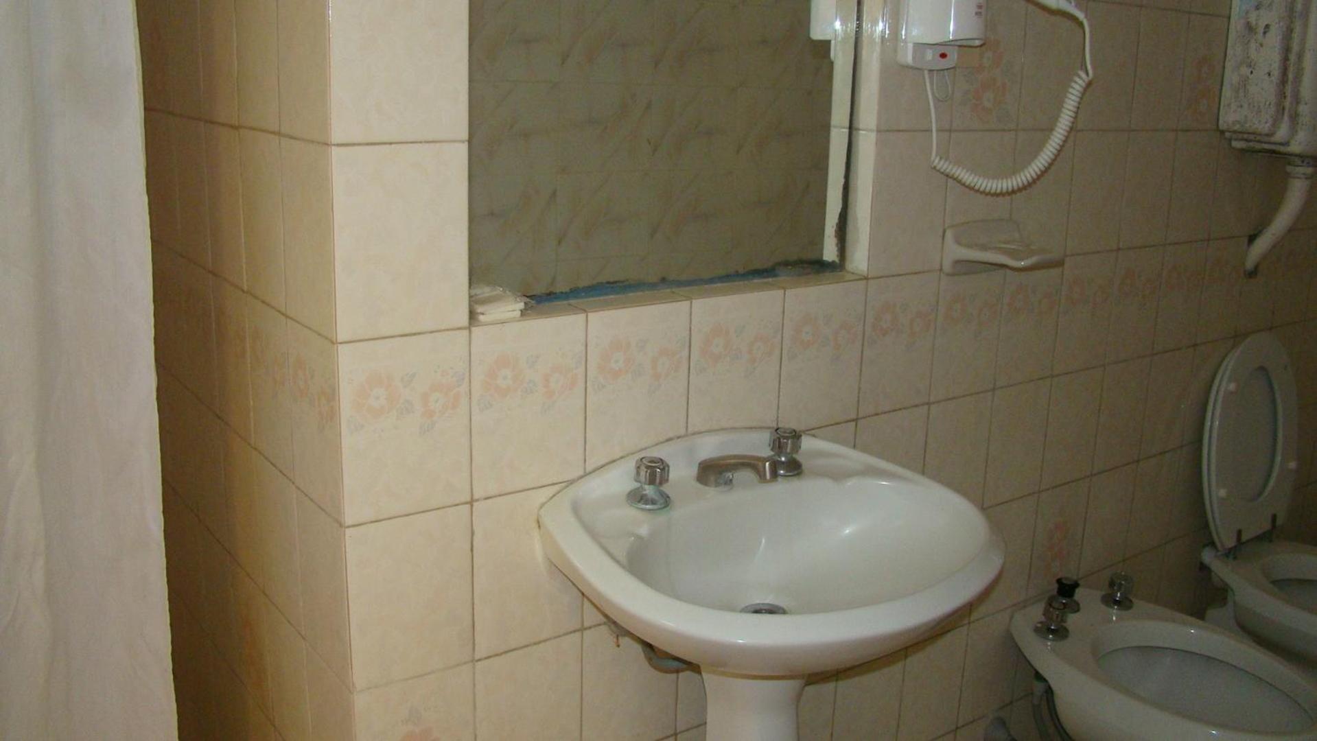 Budget Double Room photo 3