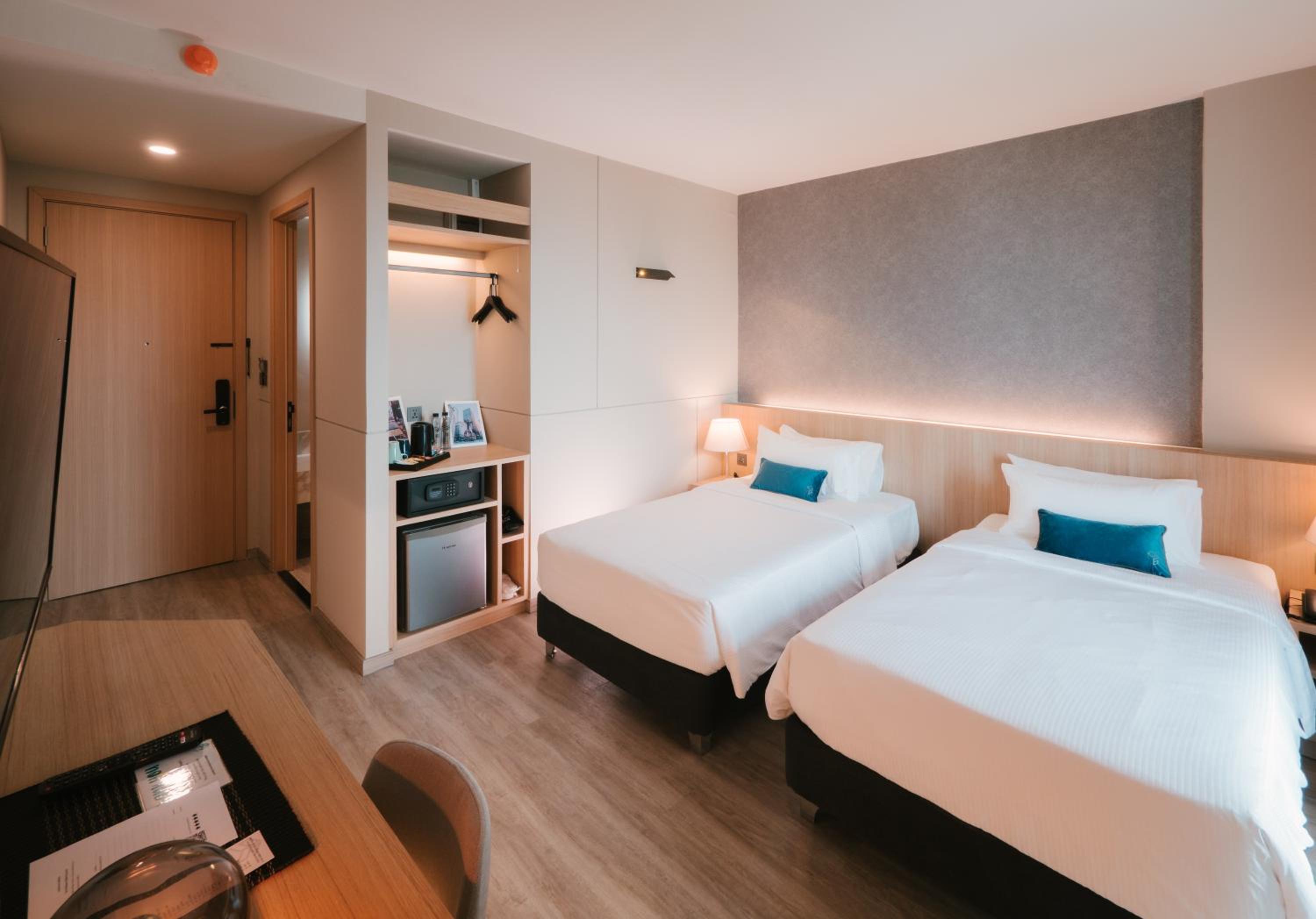 Standard Twin Room - Photo 3