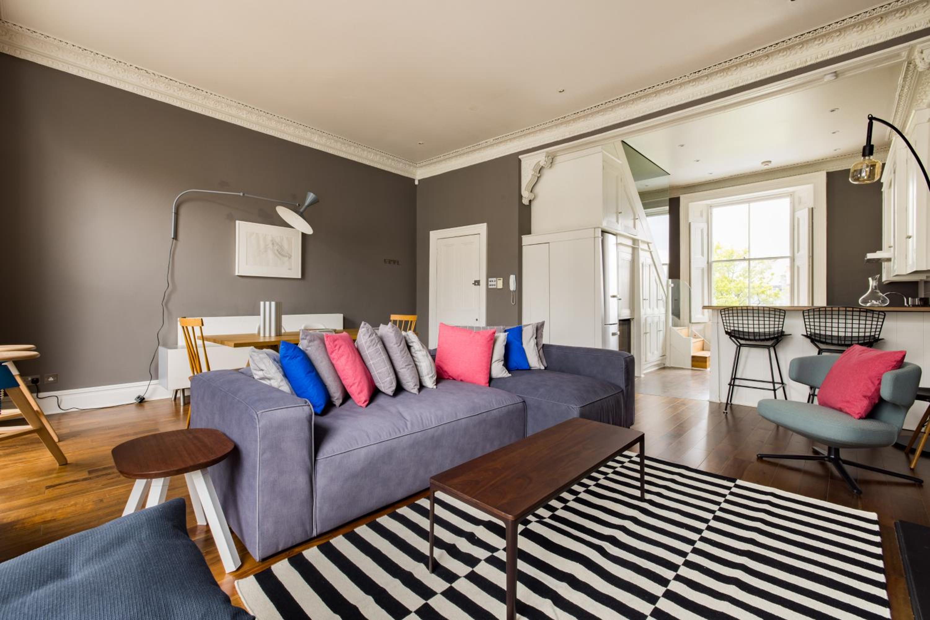 Three-Bedroom Apartment photo 1
