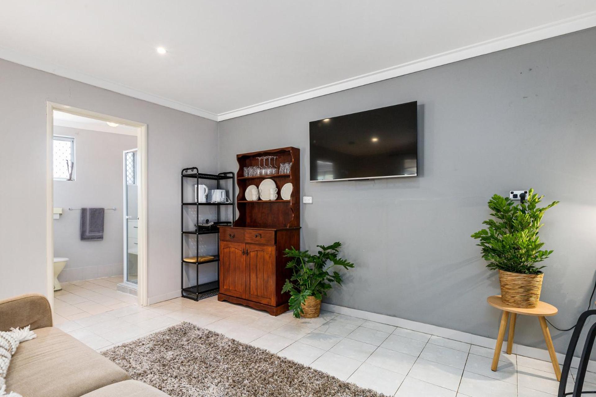 One-Bedroom House photo 2