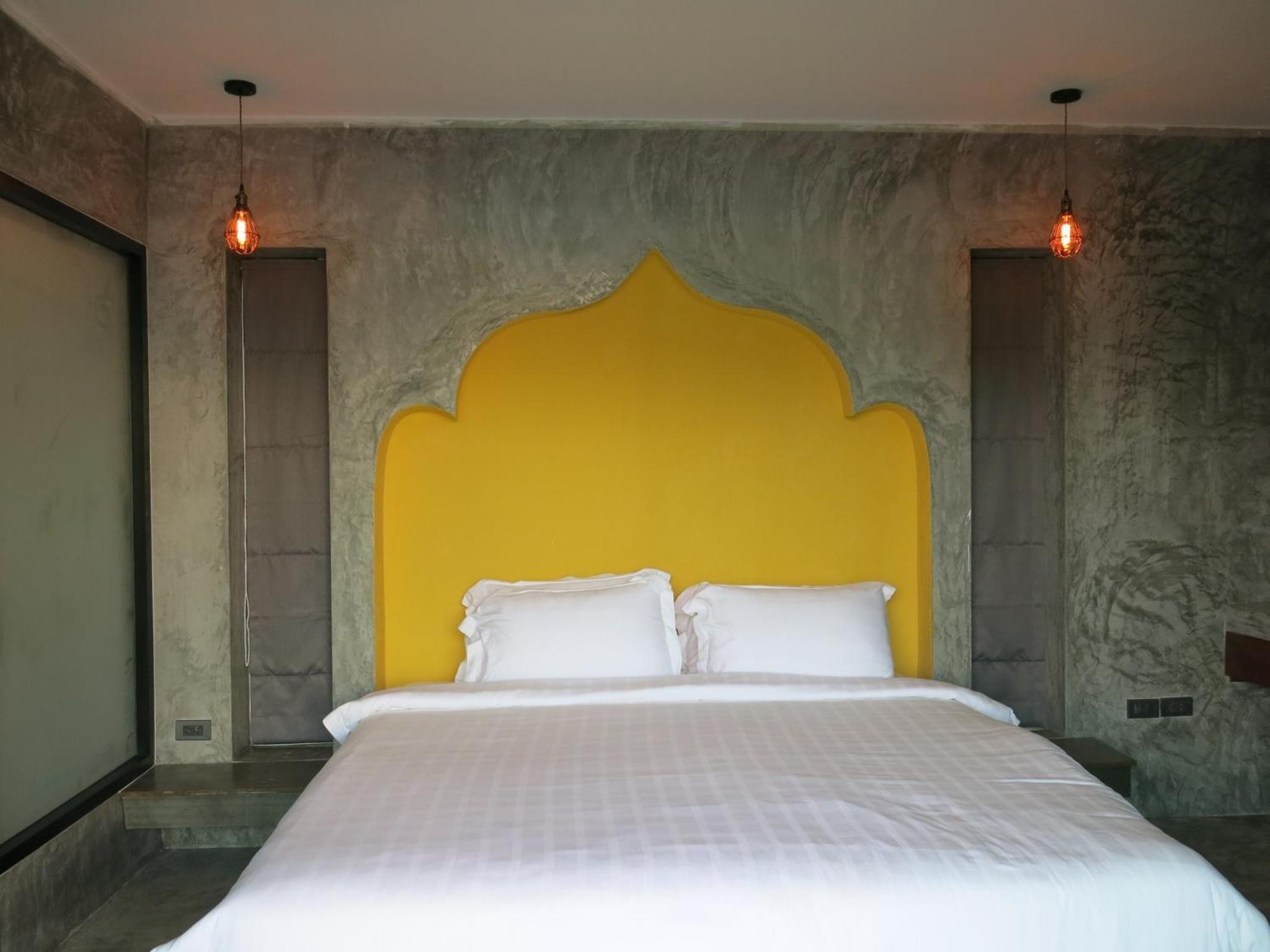 Large Double Room with Pool View - Ground Floor