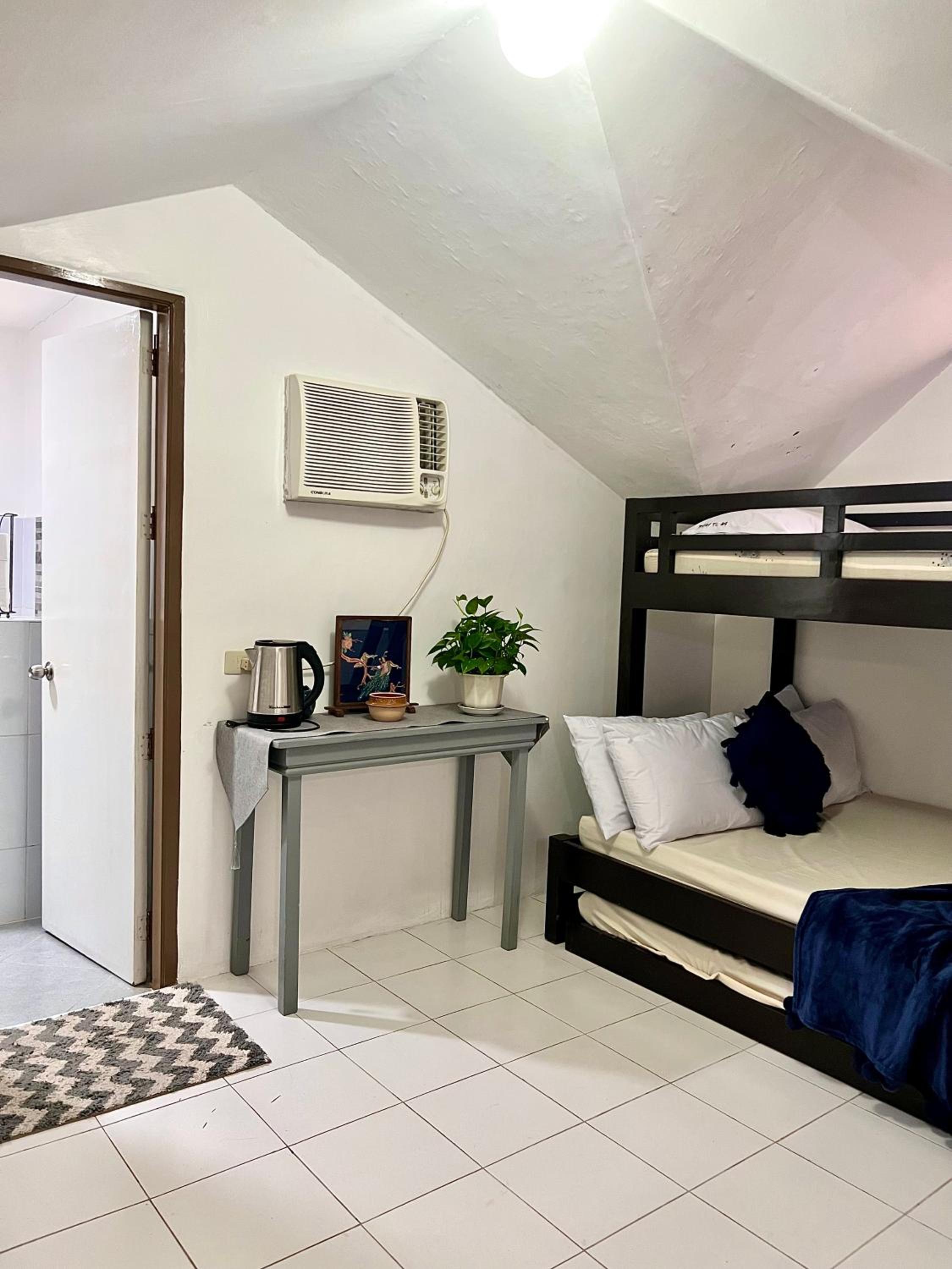 Deluxe Family Suite photo 1