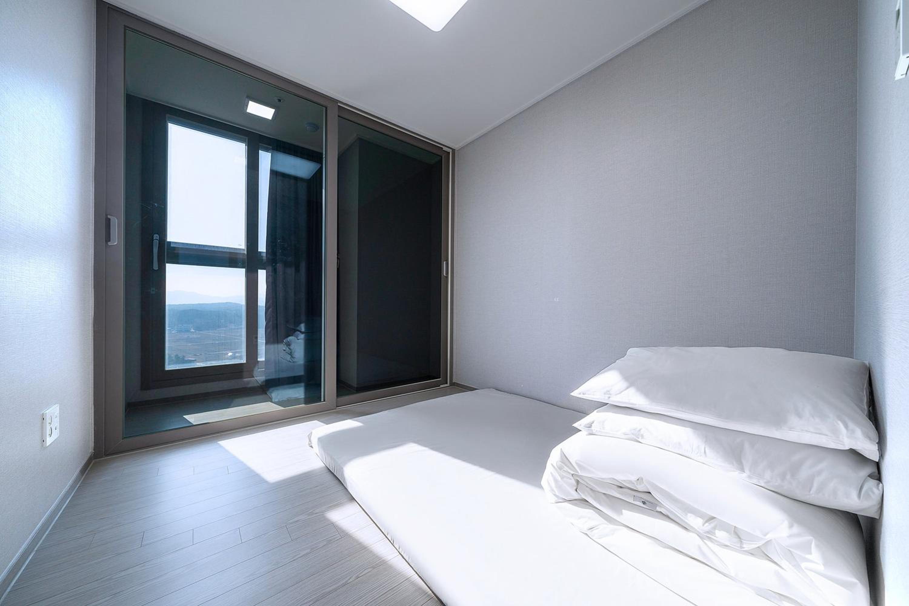 Executive Suite - Photo 3