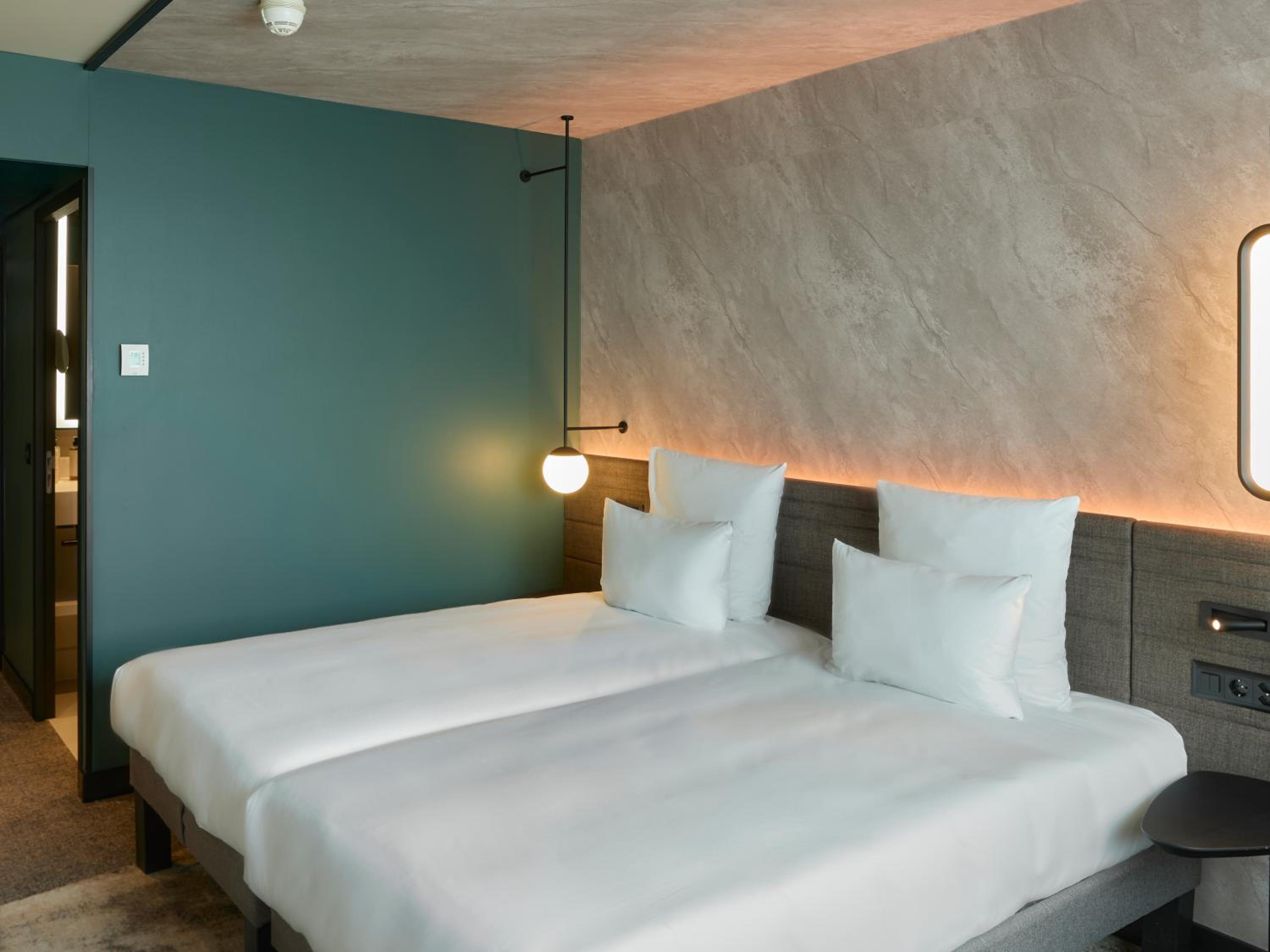 Superior Twin Room with Sofa Bed - Photo 2