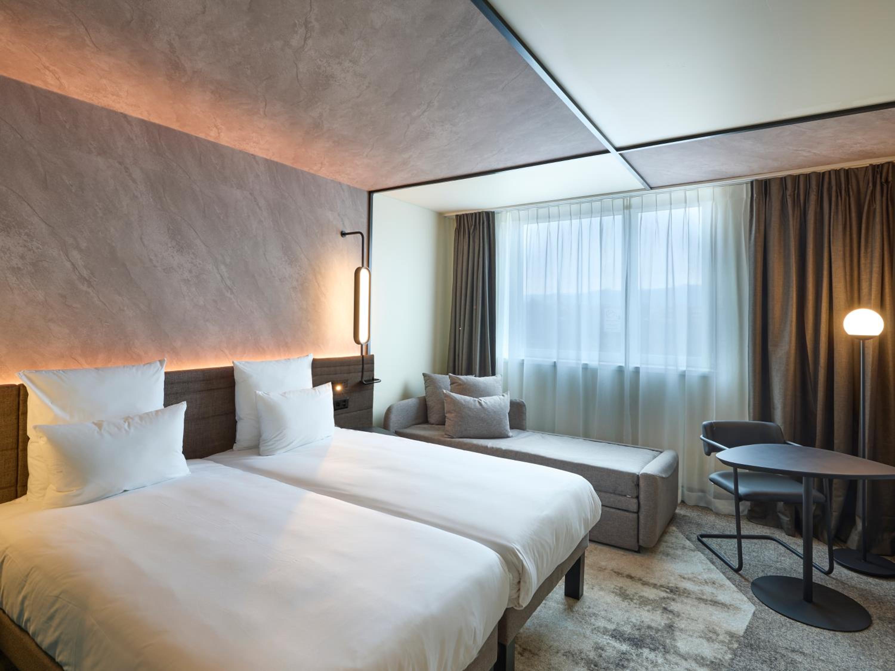 Superior Twin Room with Sofa Bed - Photo 1