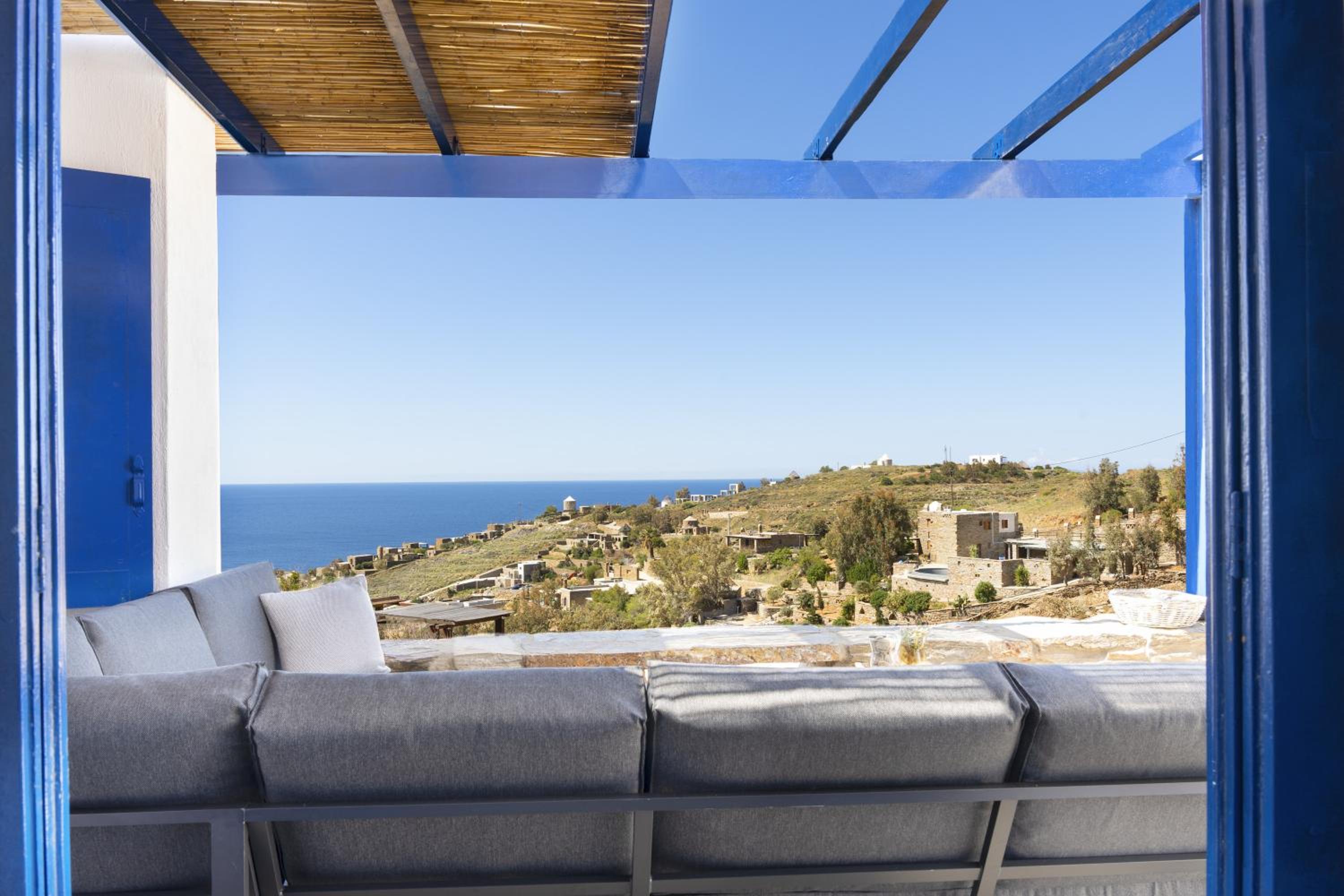 Three-Bedroom Premium Apartment with Balcony photo 2