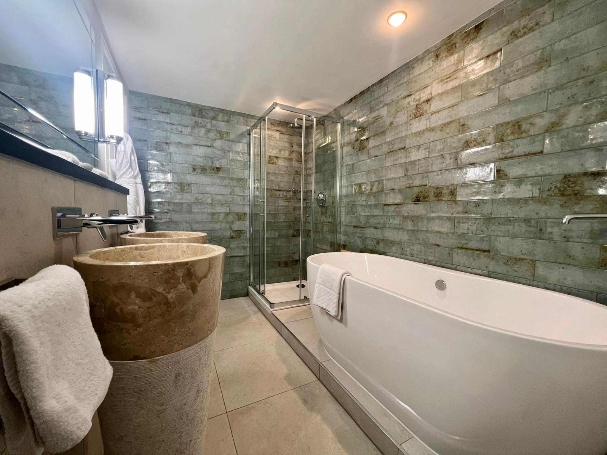 Junior Suite - Photo 11