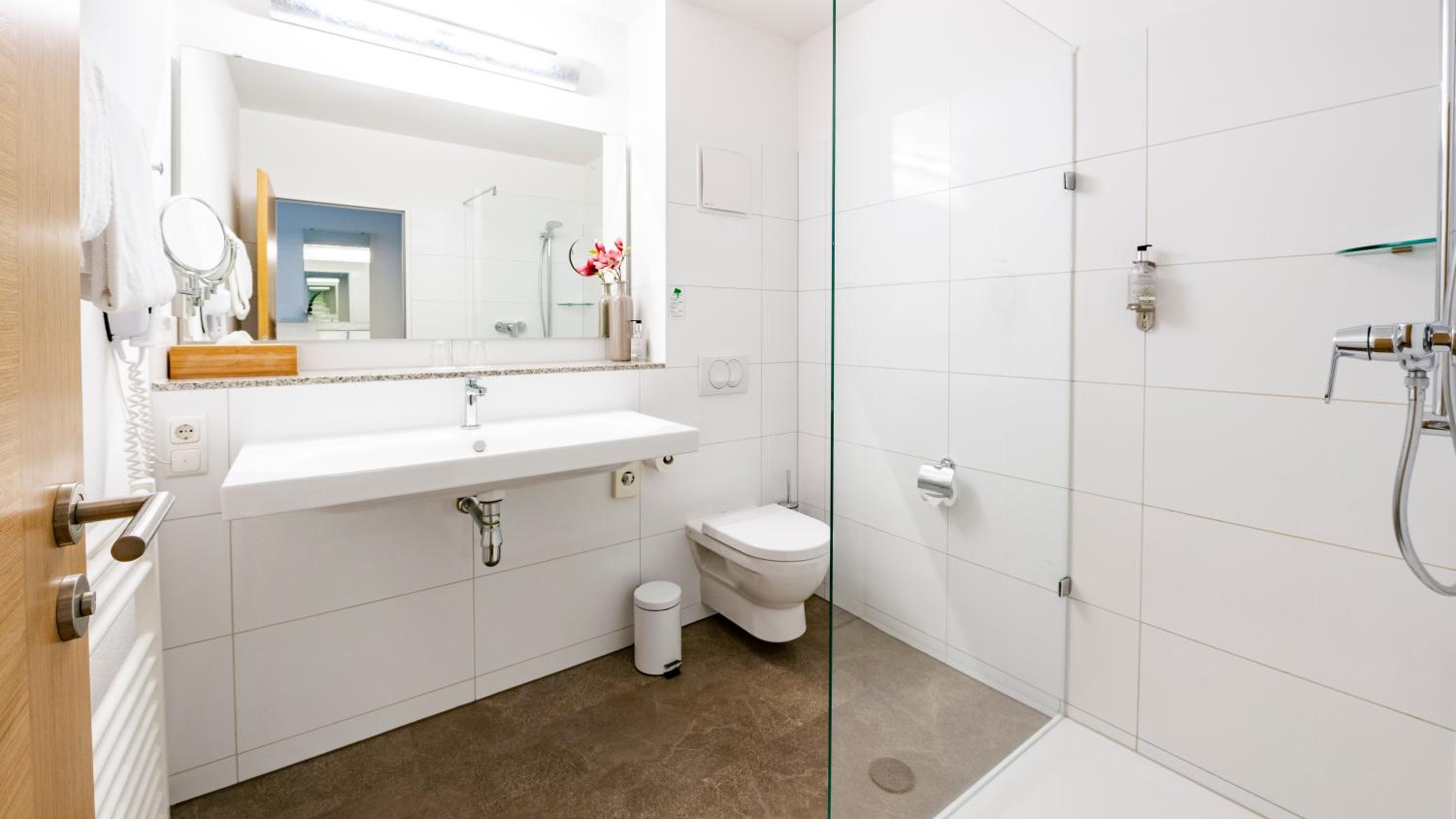 Standard Queen Room - Photo 2