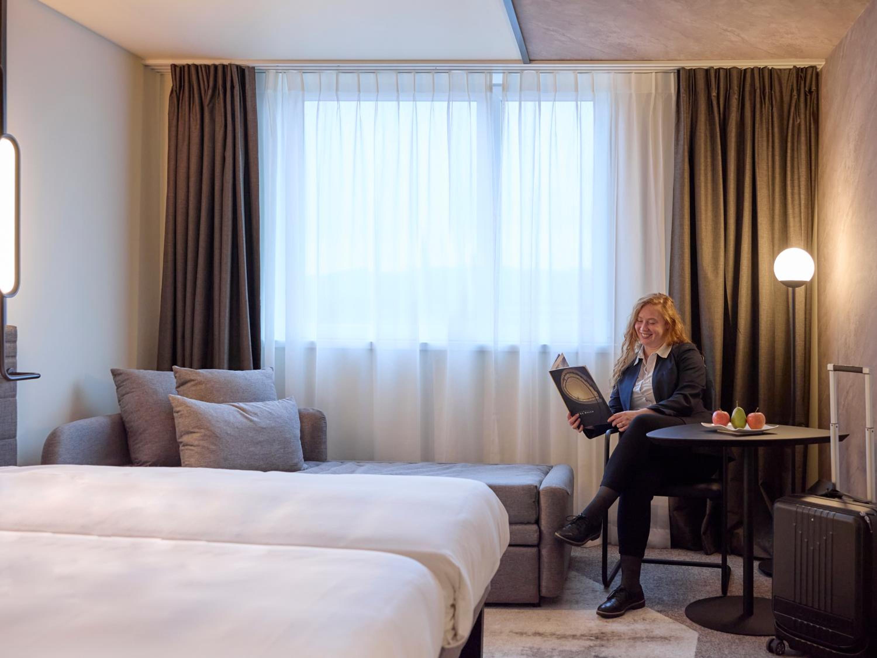Superior Twin Room with Sofa Bed - Photo 5