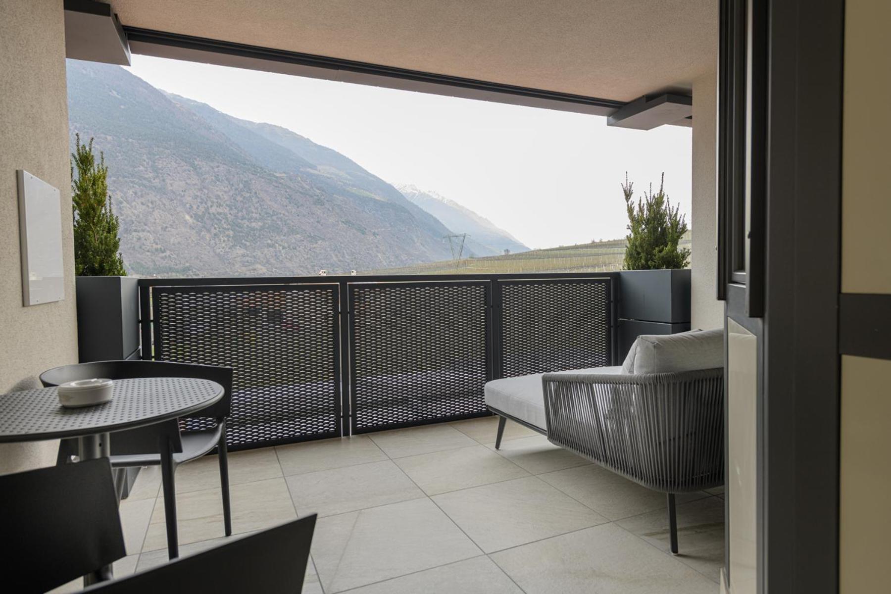Double Room with Balcony - Photo 2