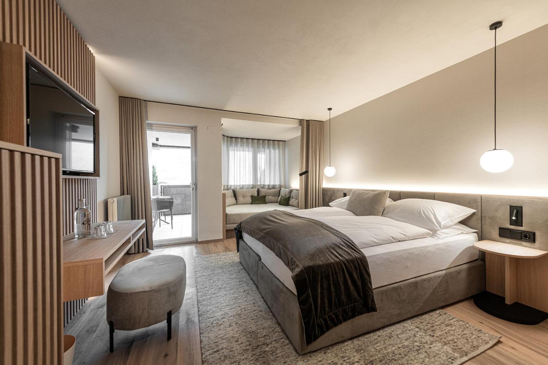 Double Room with Balcony - Photo 1