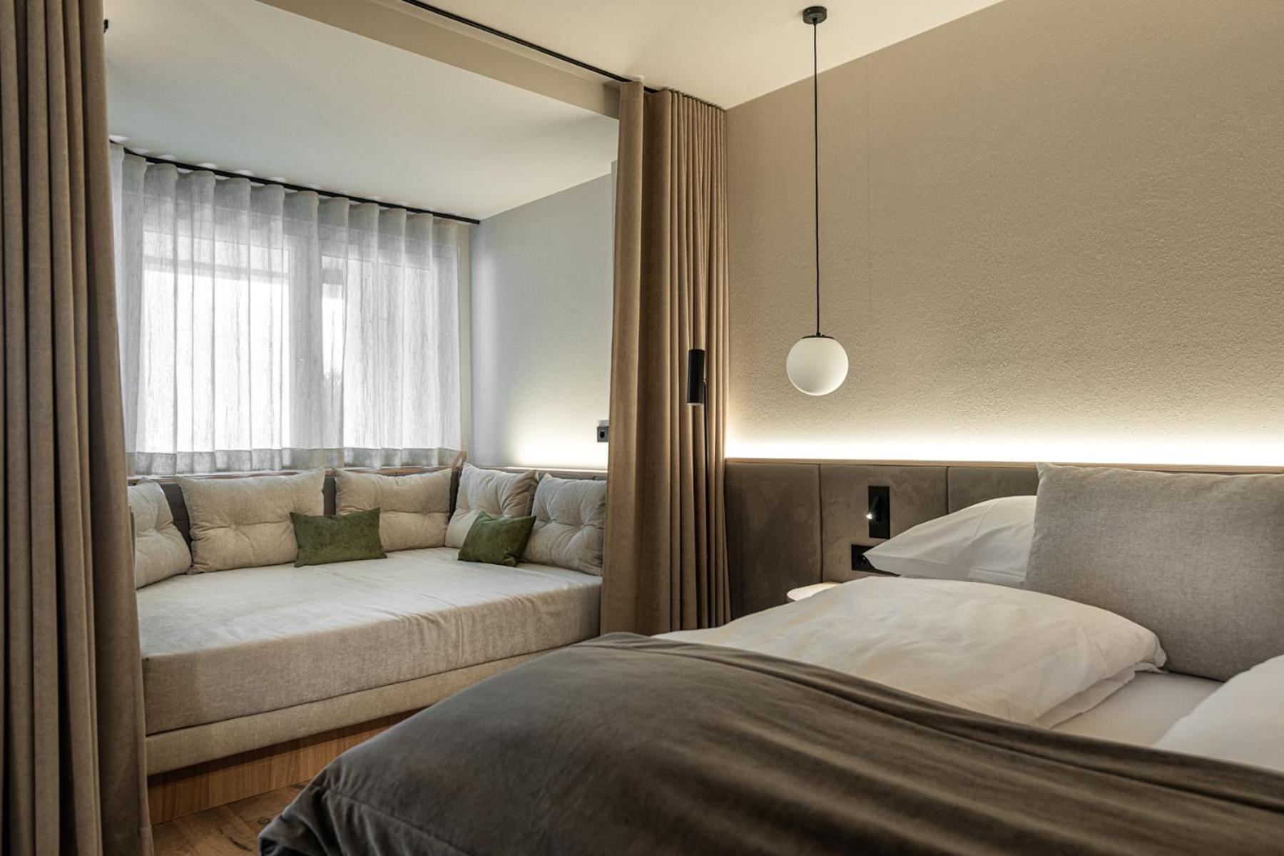 Double Room with Balcony - Photo 4