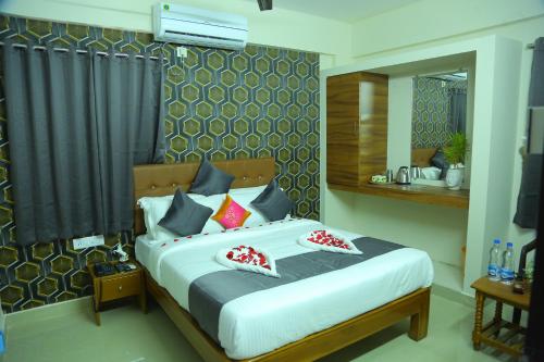 Deluxe King Room photo 2