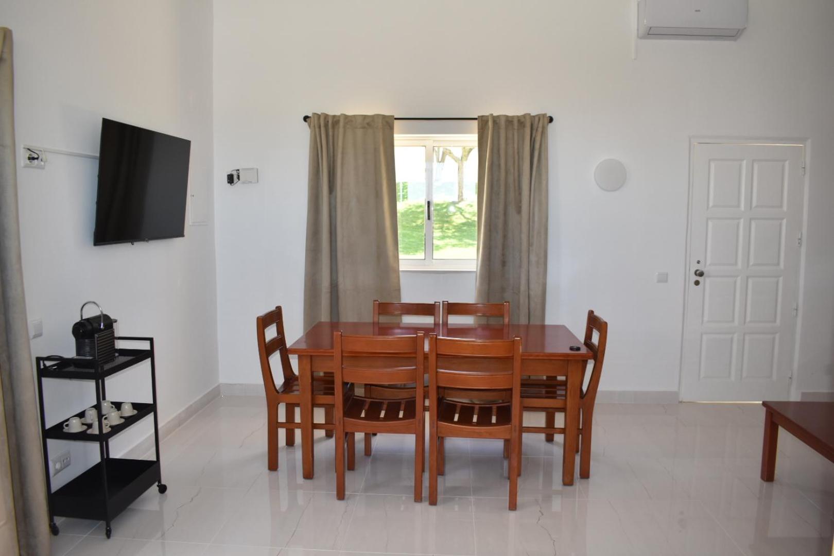 Two-Bedroom Apartment (6 Adults)
