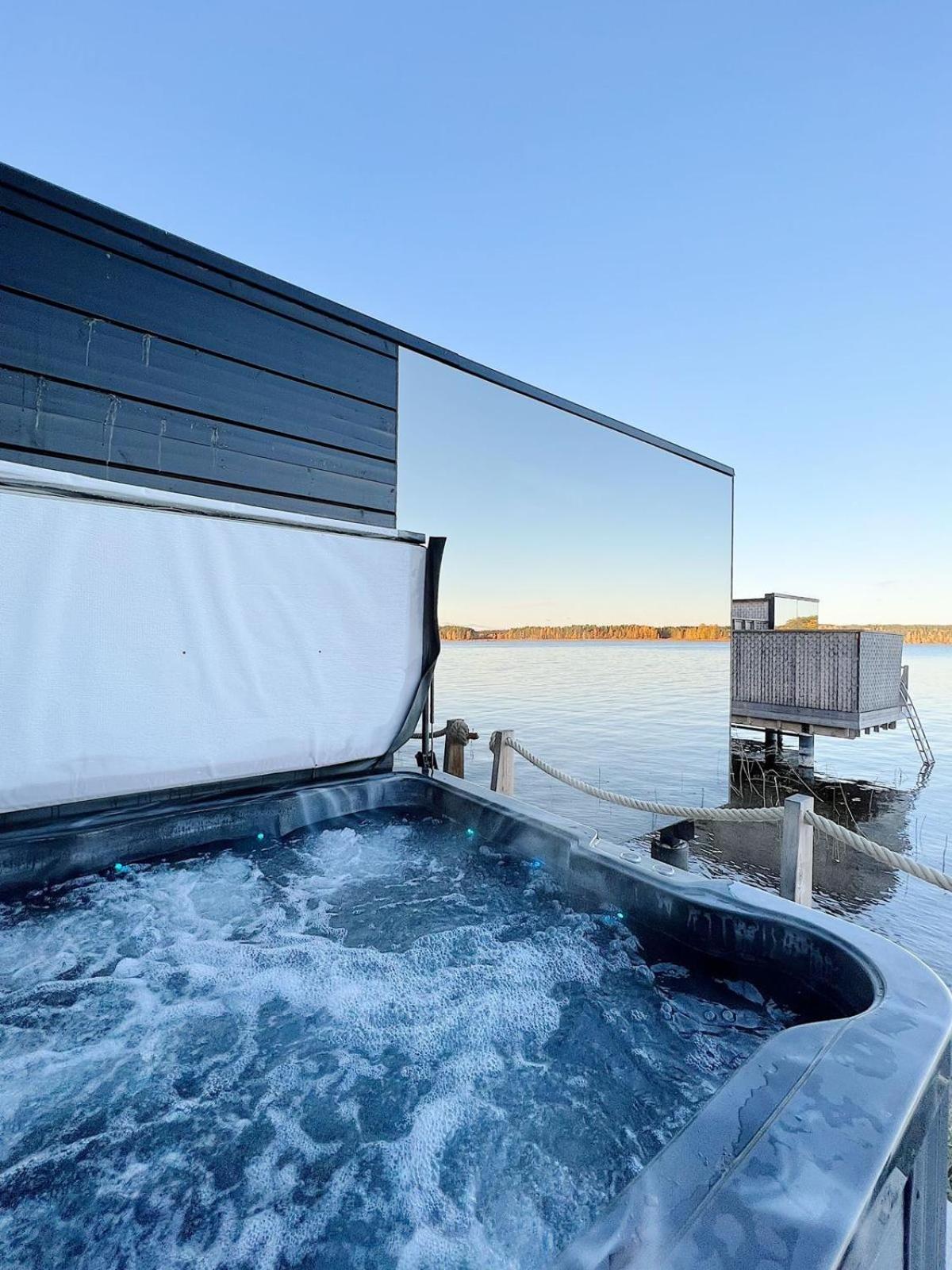 Suite with Lake View photo 2