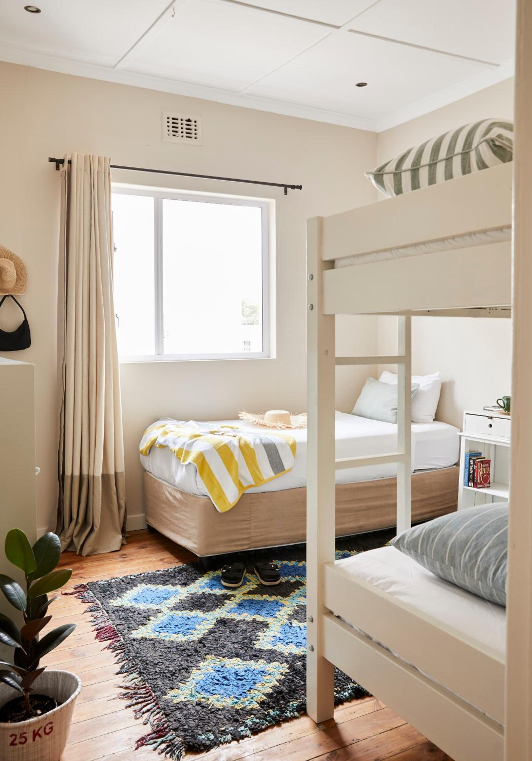 Mixed Dormitory Room 3 Beds photo 1
