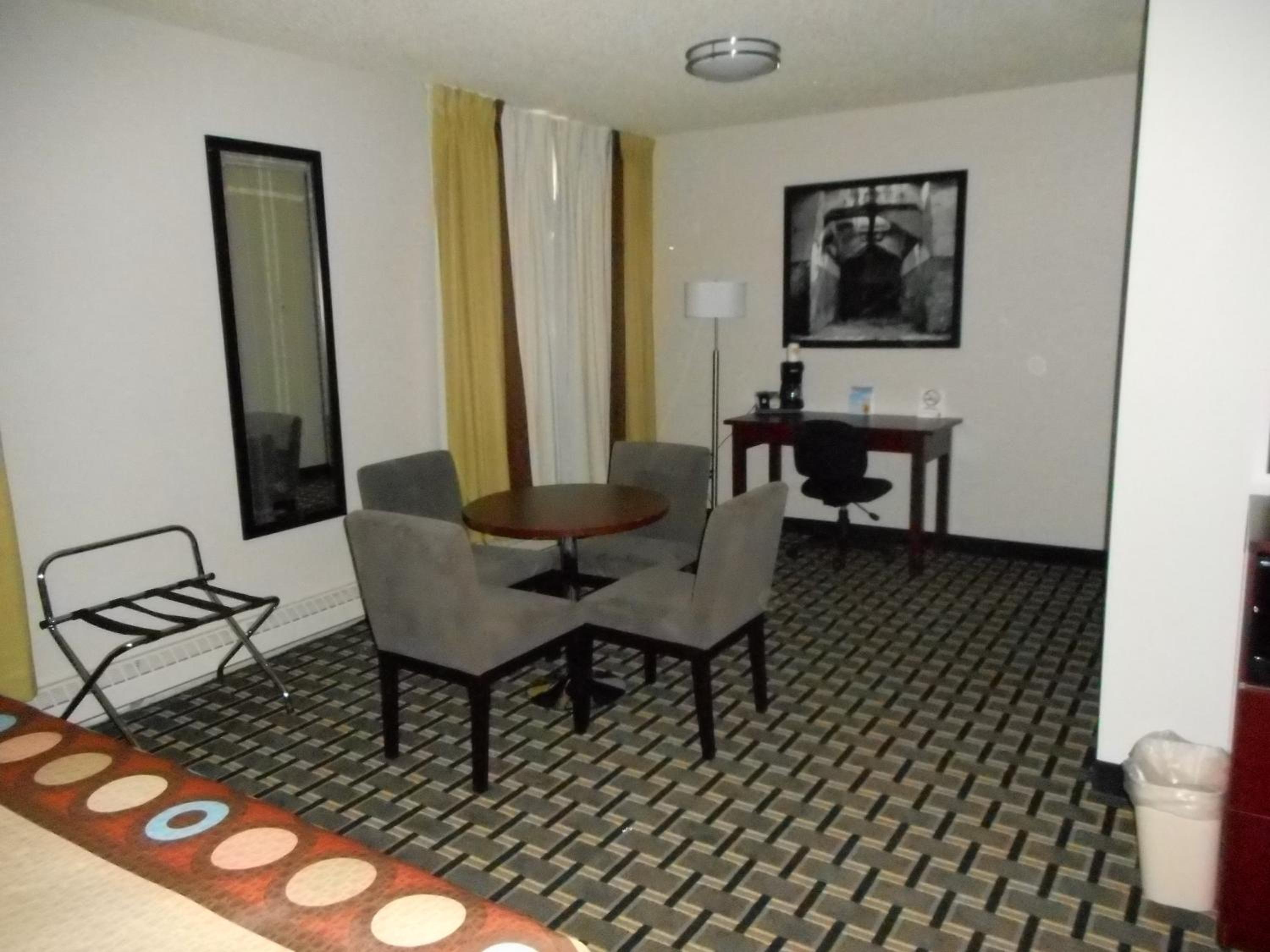 2 Queen Beds, Studio Suite, Smoking  photo 2