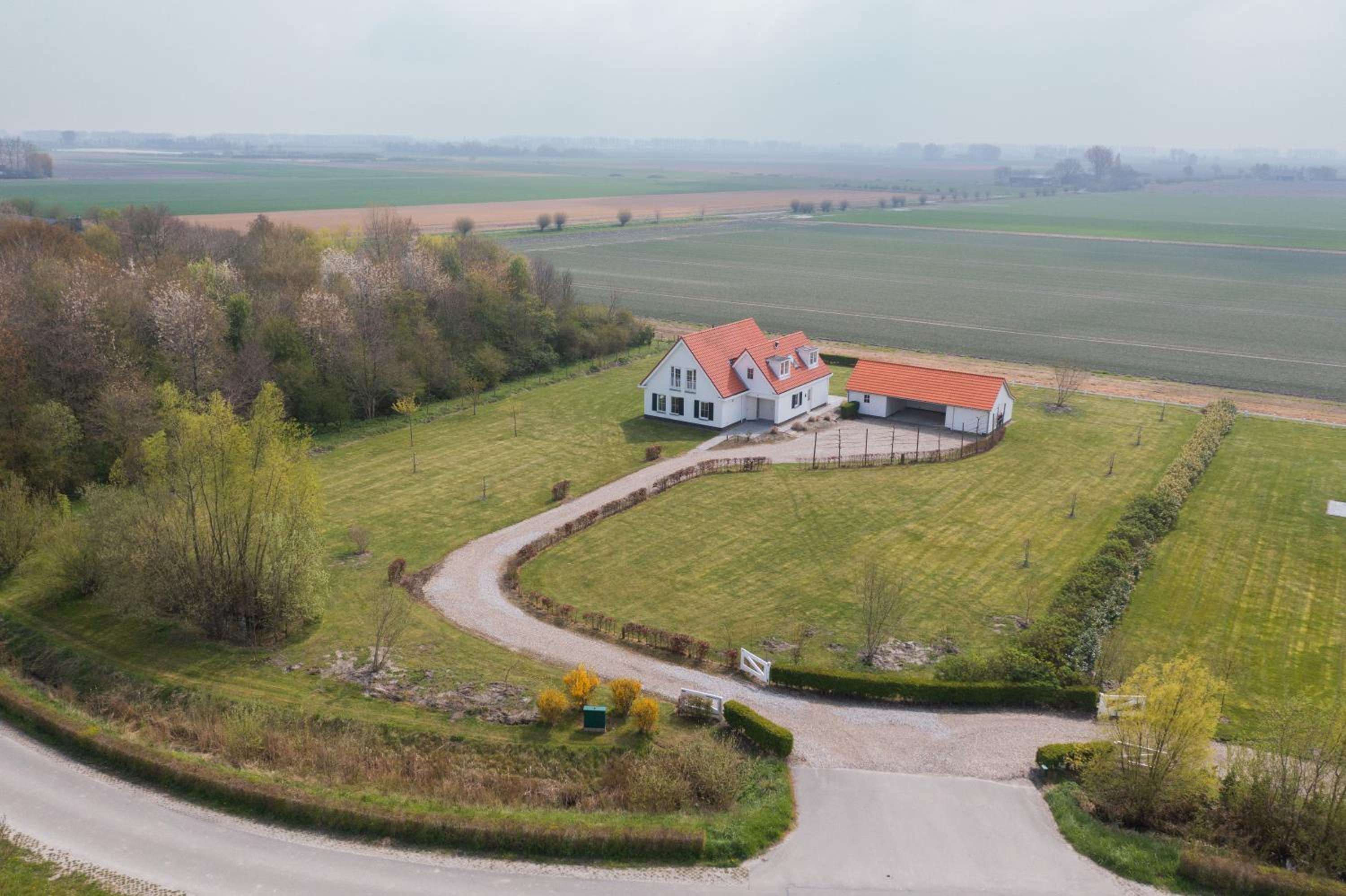 Villa photo 2