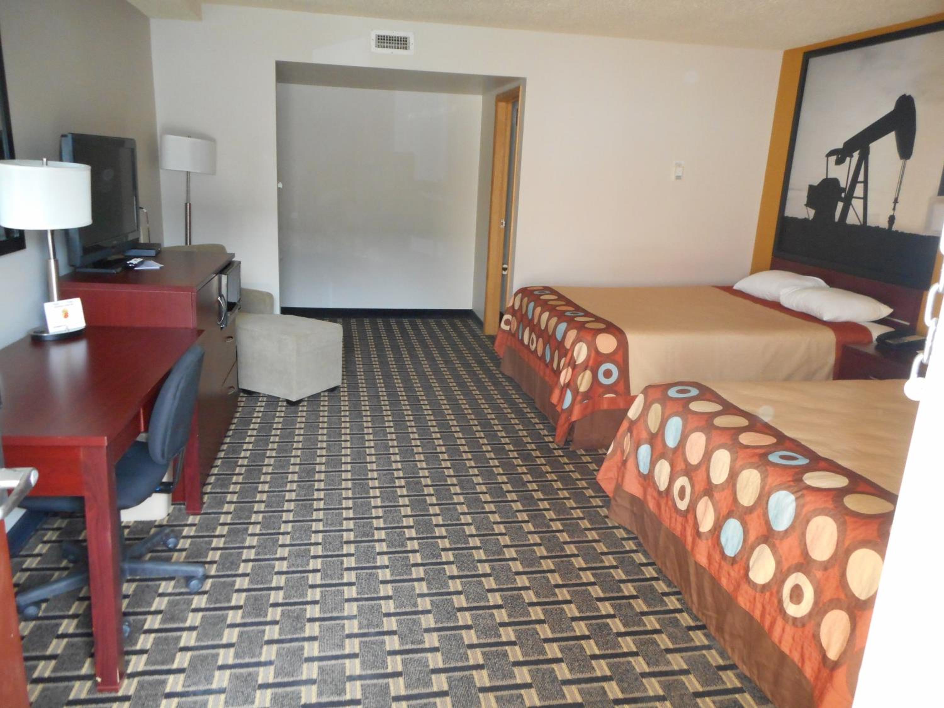 2 Queen Beds, Studio Suite, Smoking  photo 3