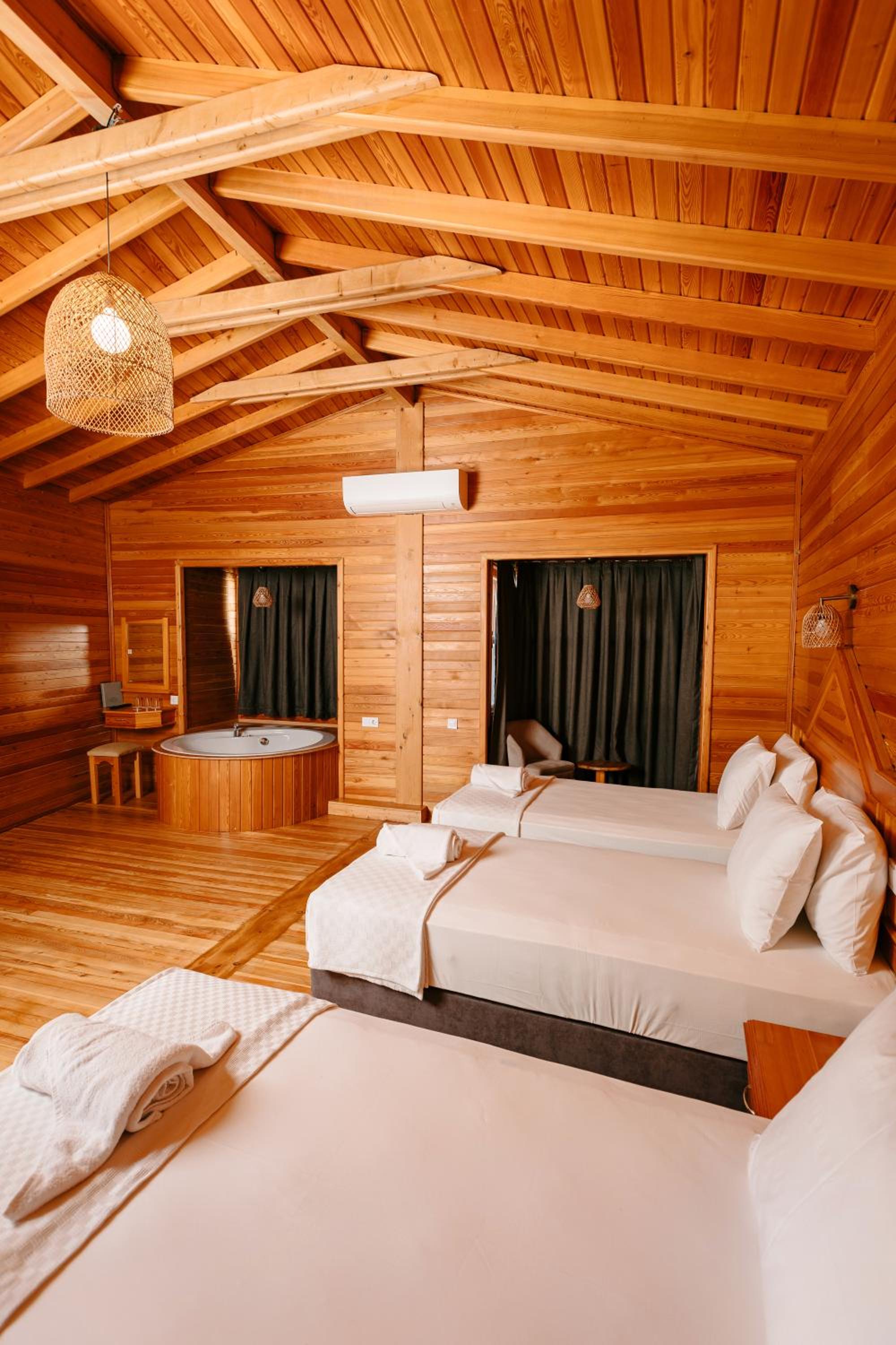 Triple Room with Private Bathroom photo 3