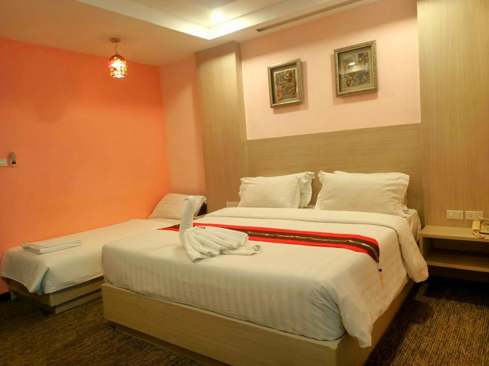 Deluxe Family Room - Photo 1