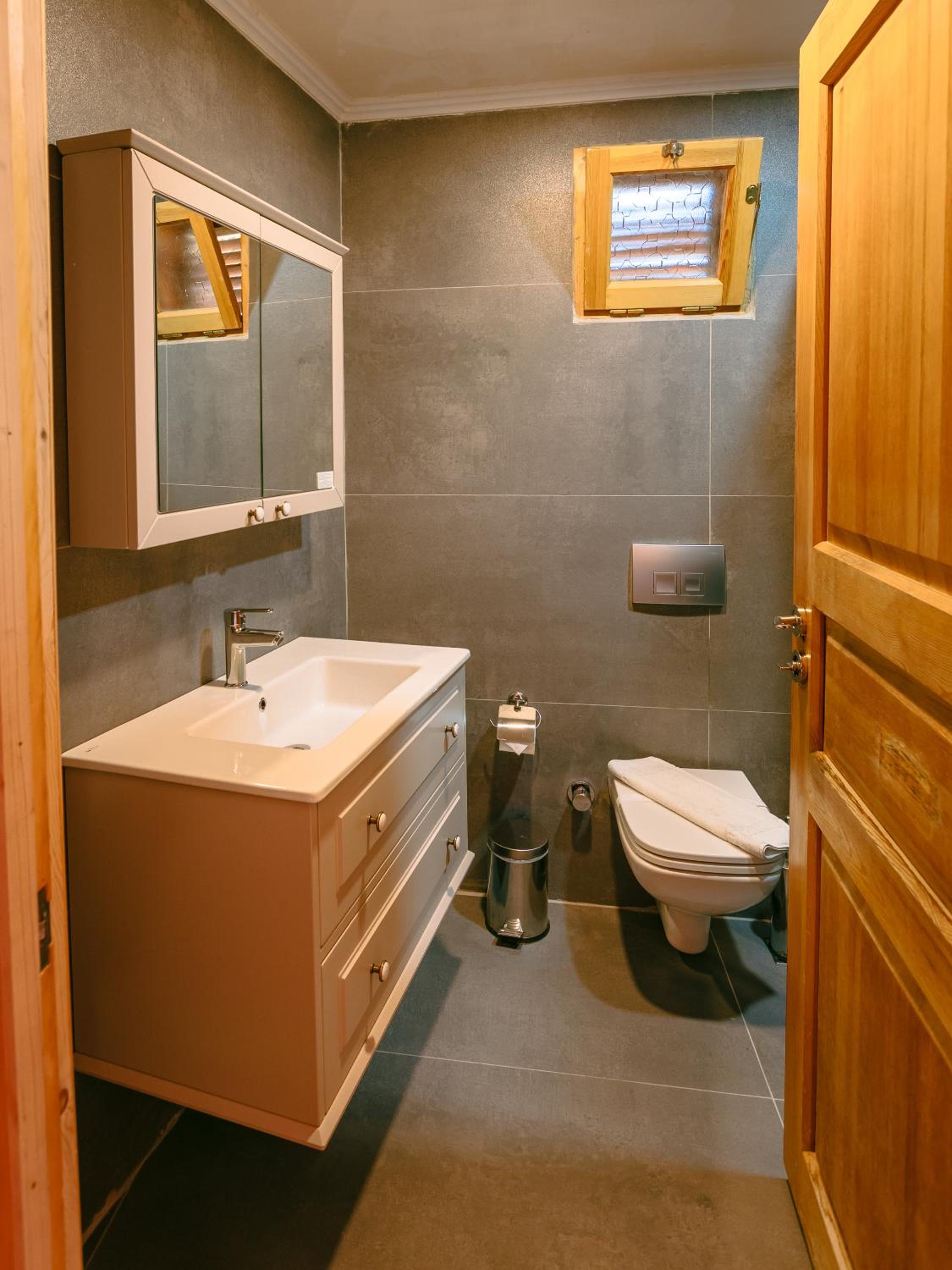 Triple Room with Private Bathroom photo 2