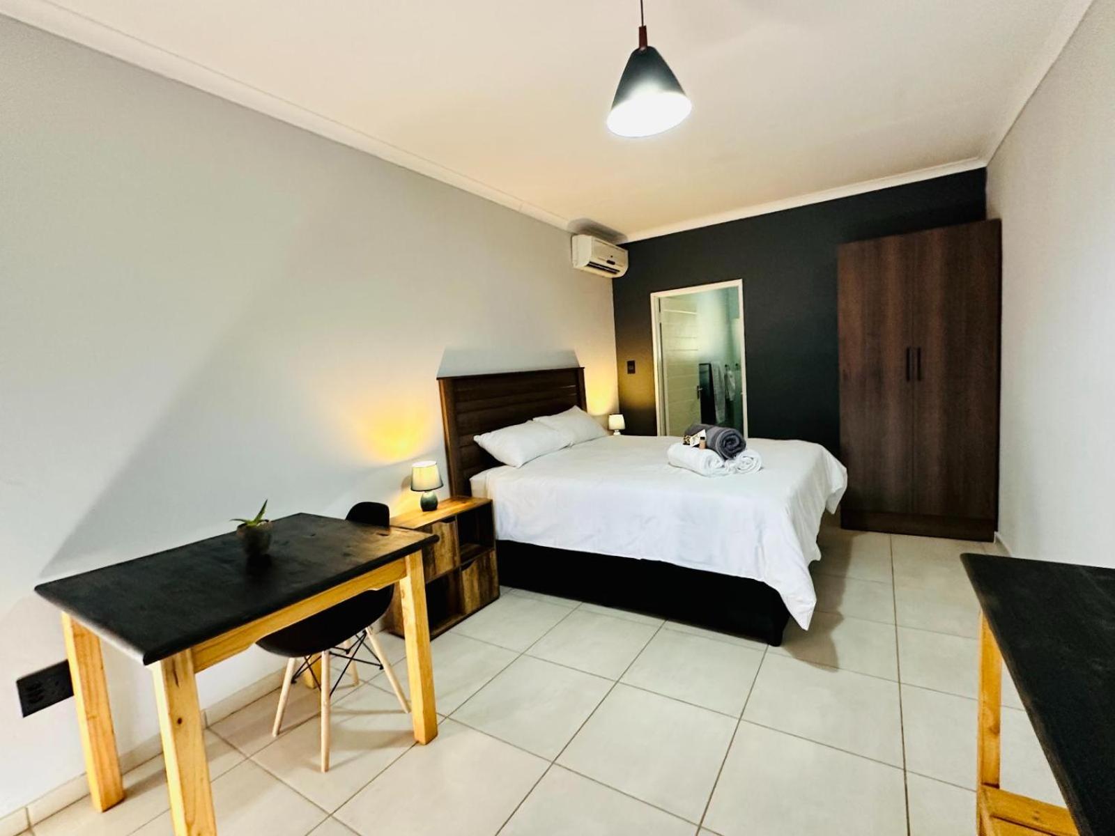 Standard Queen Room photo 1