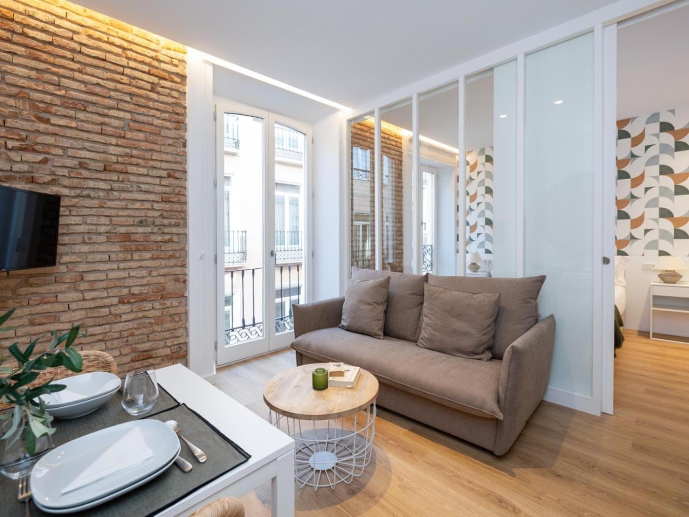 Apartamento con Balcón