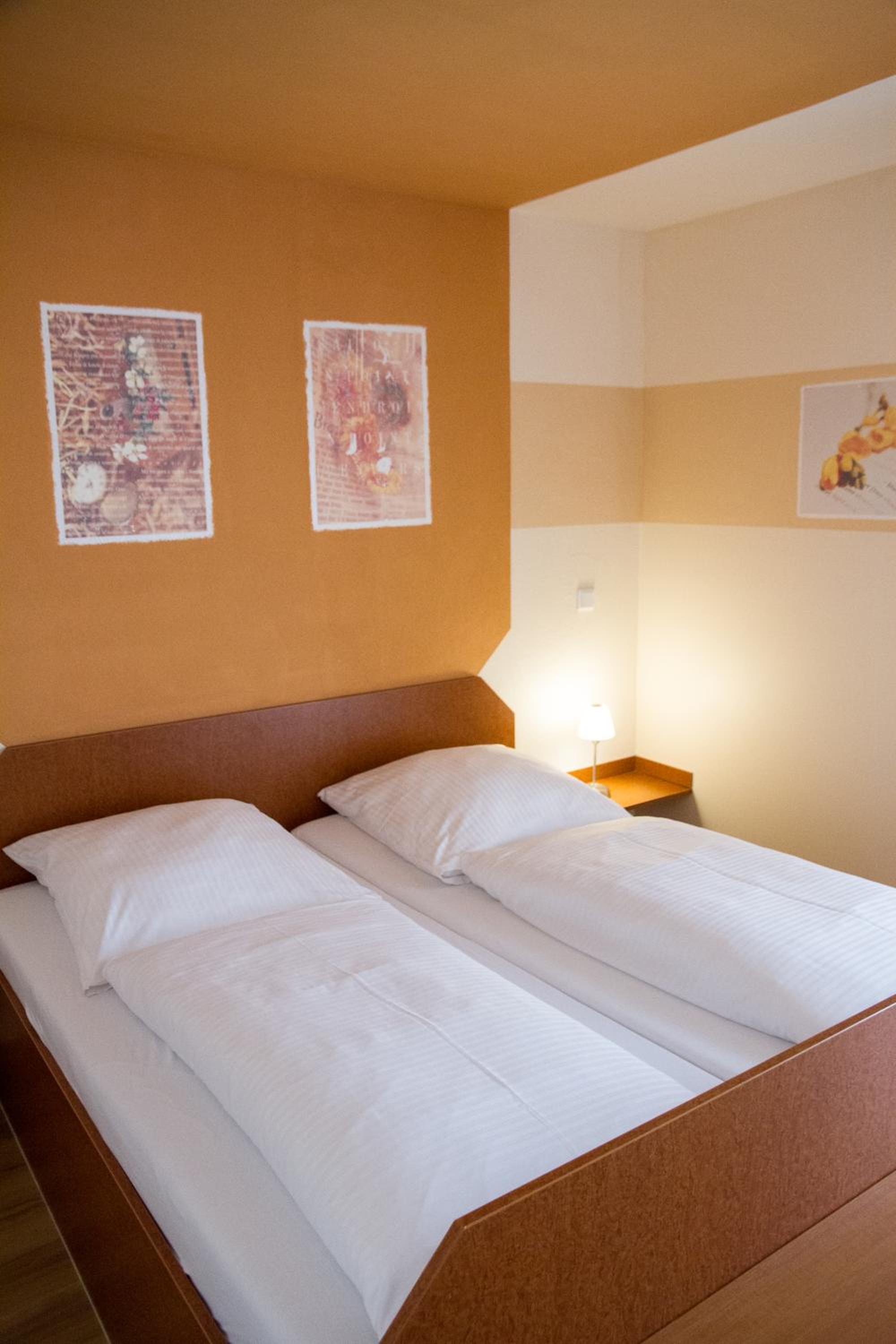 Double or Twin Room - Photo 6