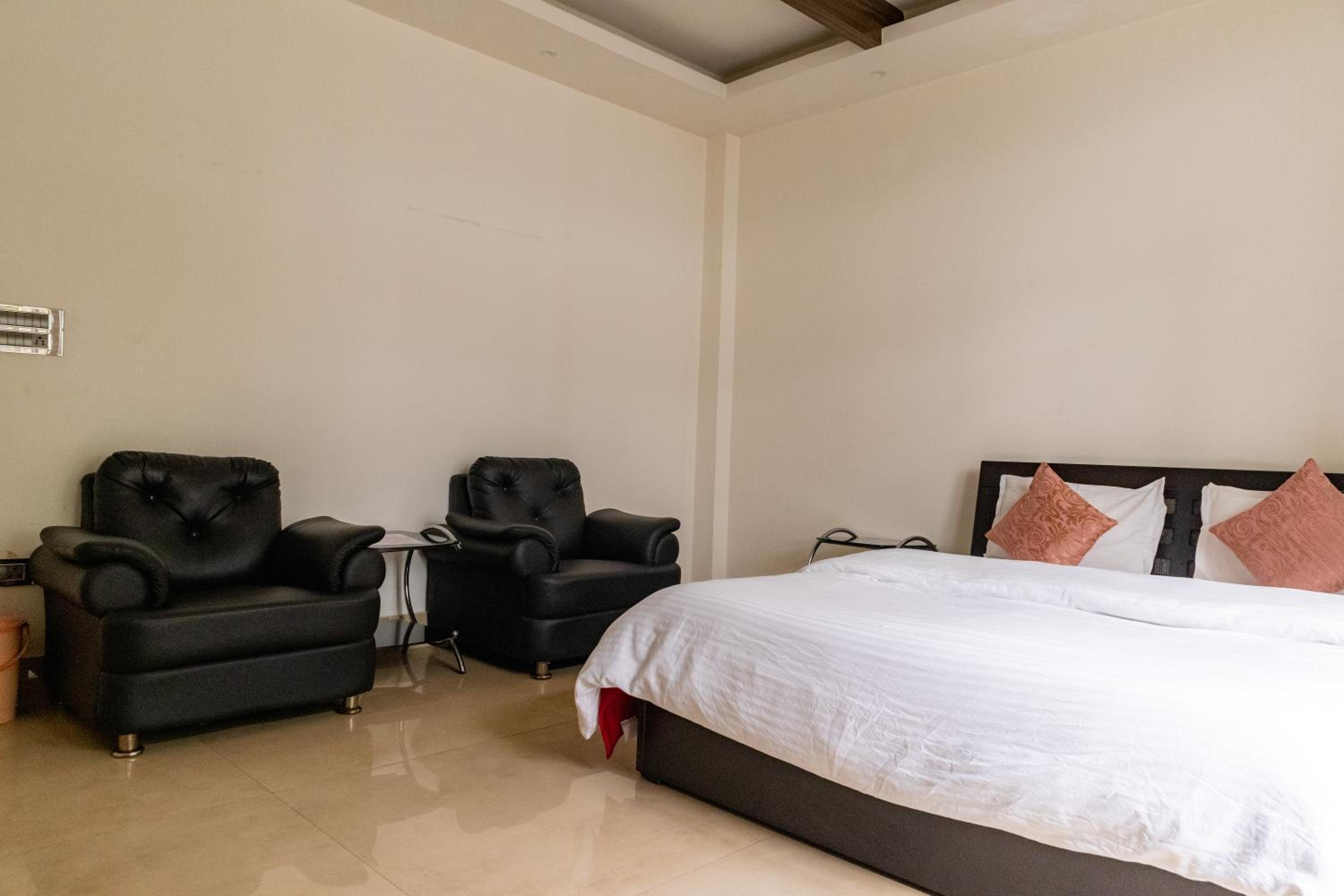 Deluxe Double Room photo 3